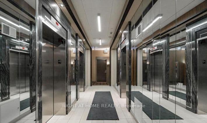 15 Zorra Street, Unit 1807 thumbnail 3