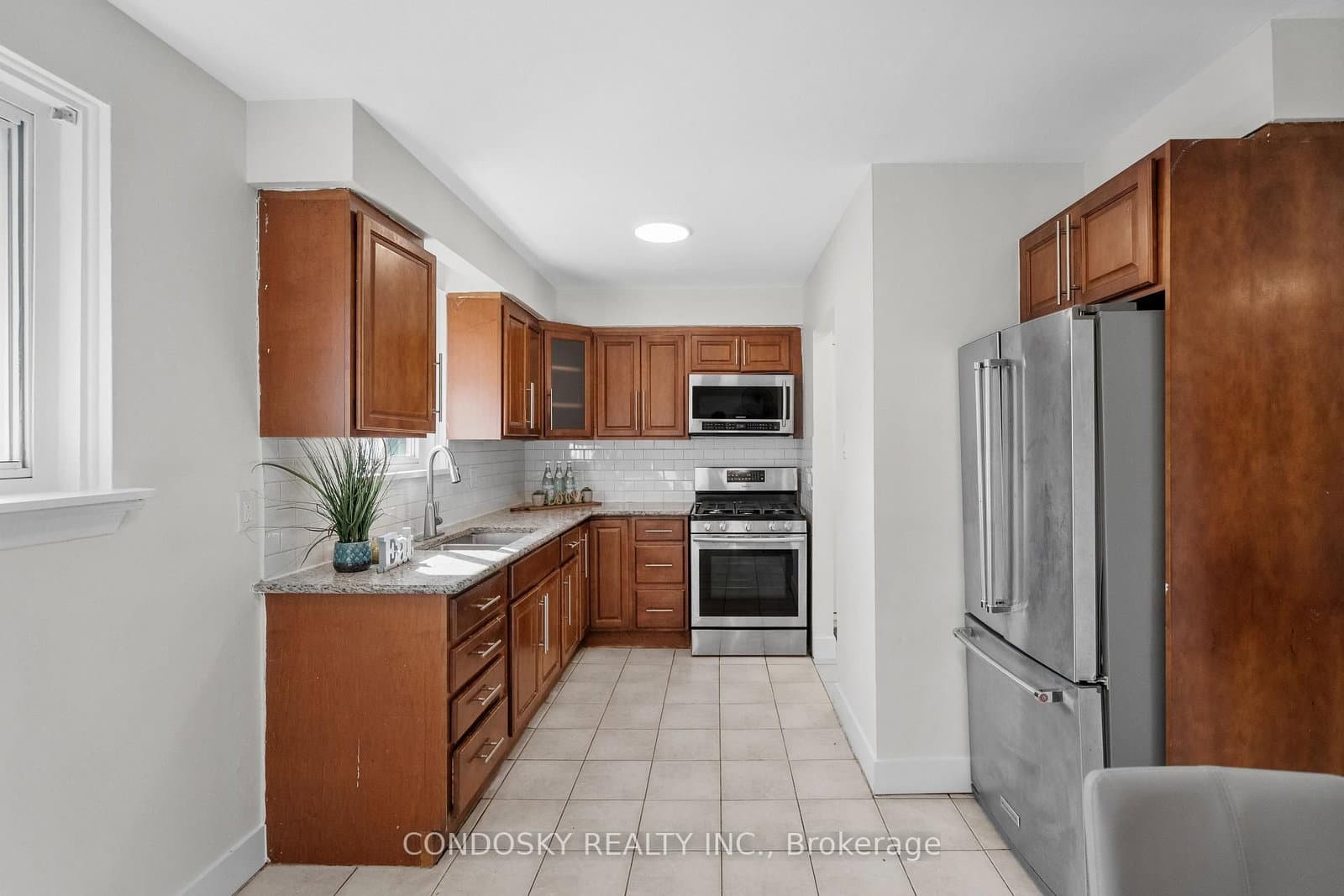 768 Annamore Road thumbnail 11