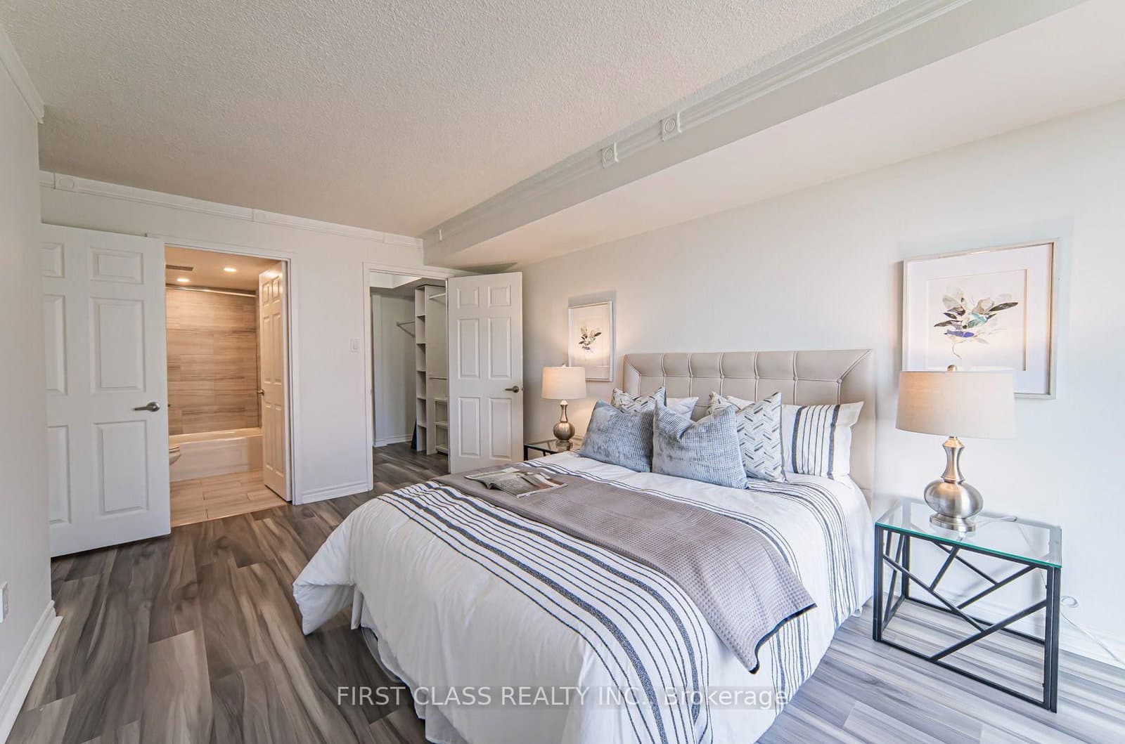 2091 Hurontario Street, Unit 810 thumbnail 12