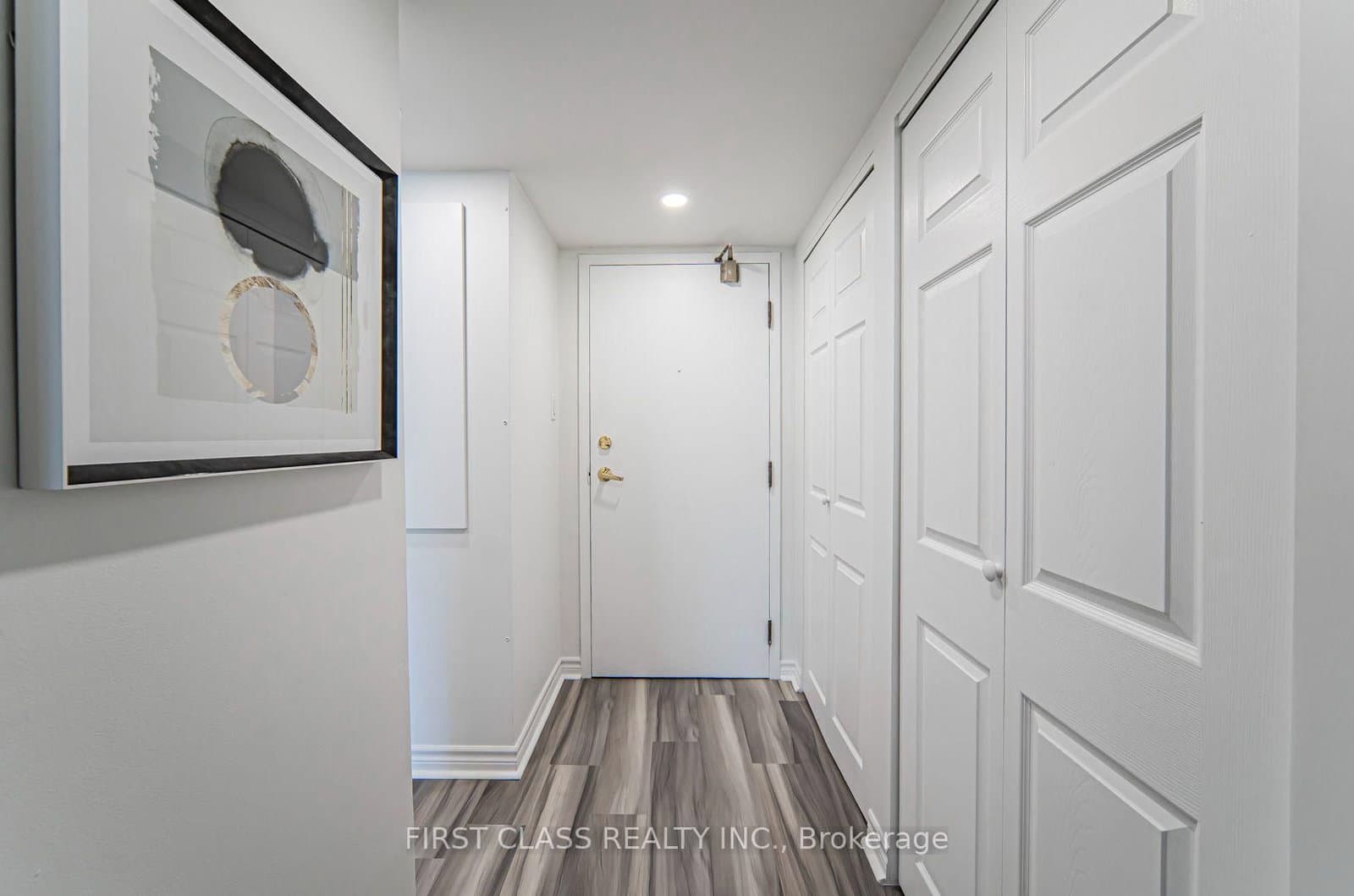 2091 Hurontario Street, Unit 810 thumbnail 18