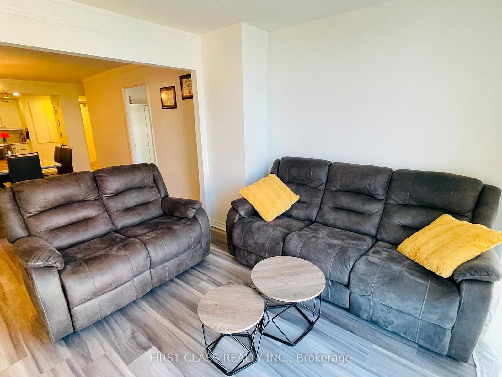 2091 Hurontario Street, Unit 810 thumbnail 33