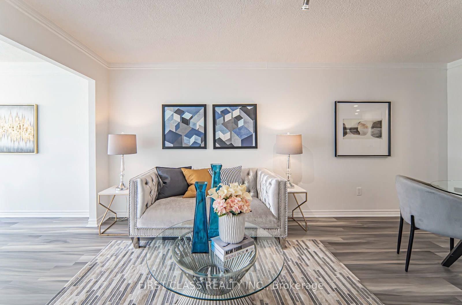 2091 Hurontario Street, Unit 810 thumbnail 4