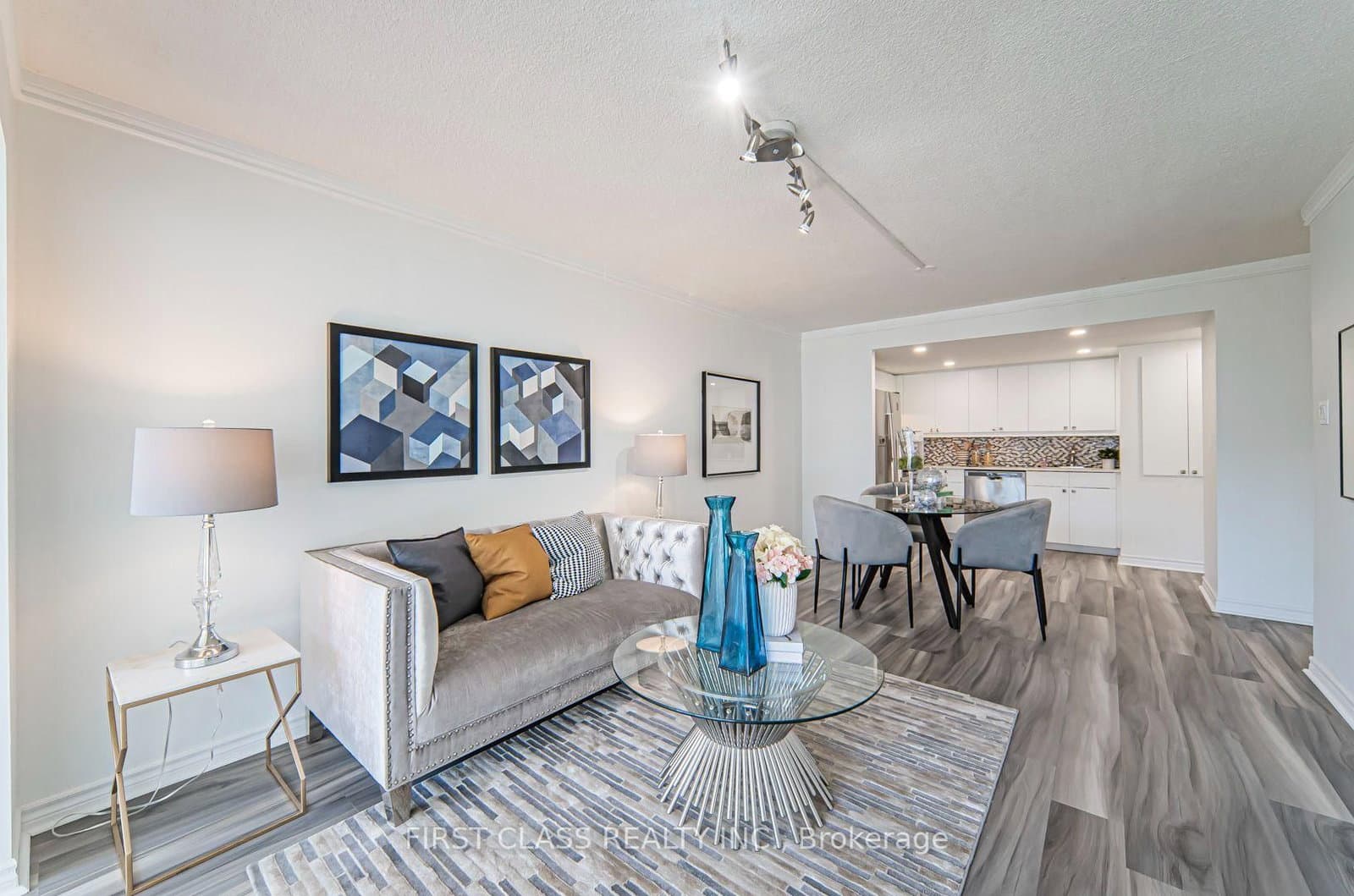 2091 Hurontario Street, Unit 810 thumbnail 5