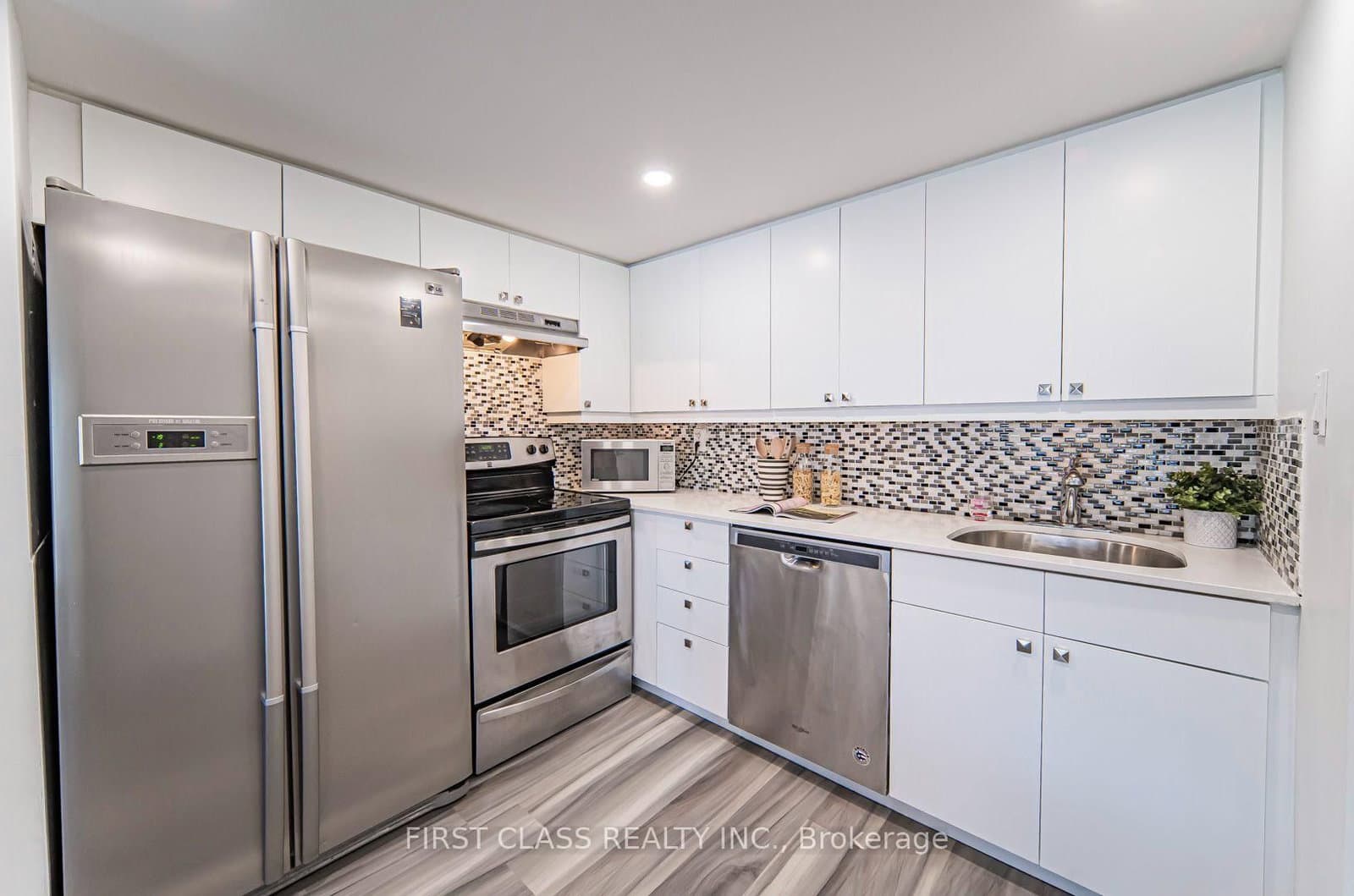 2091 Hurontario Street, Unit 810 thumbnail 7
