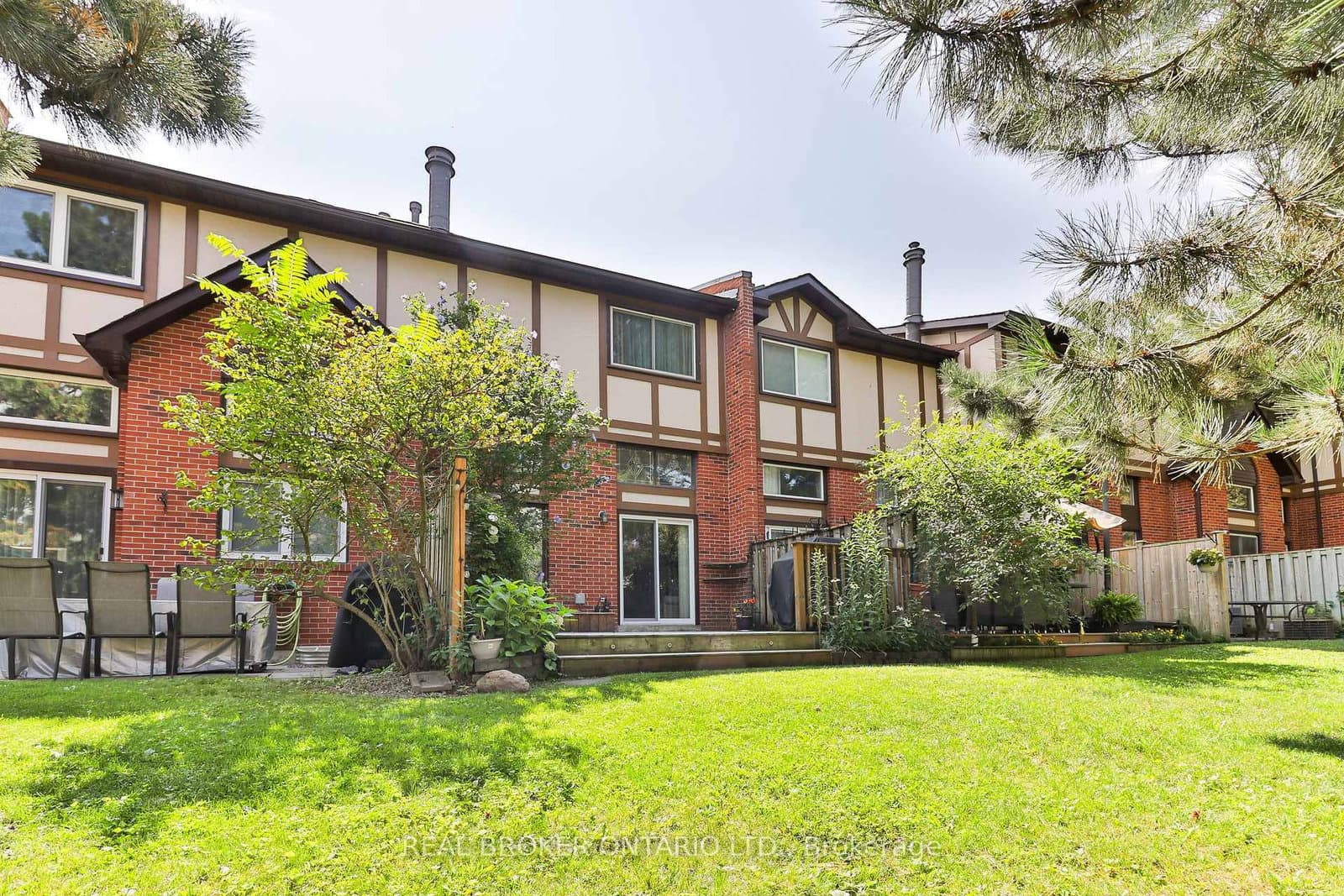 1764 Rathburn Road E, Unit 16 thumbnail 17