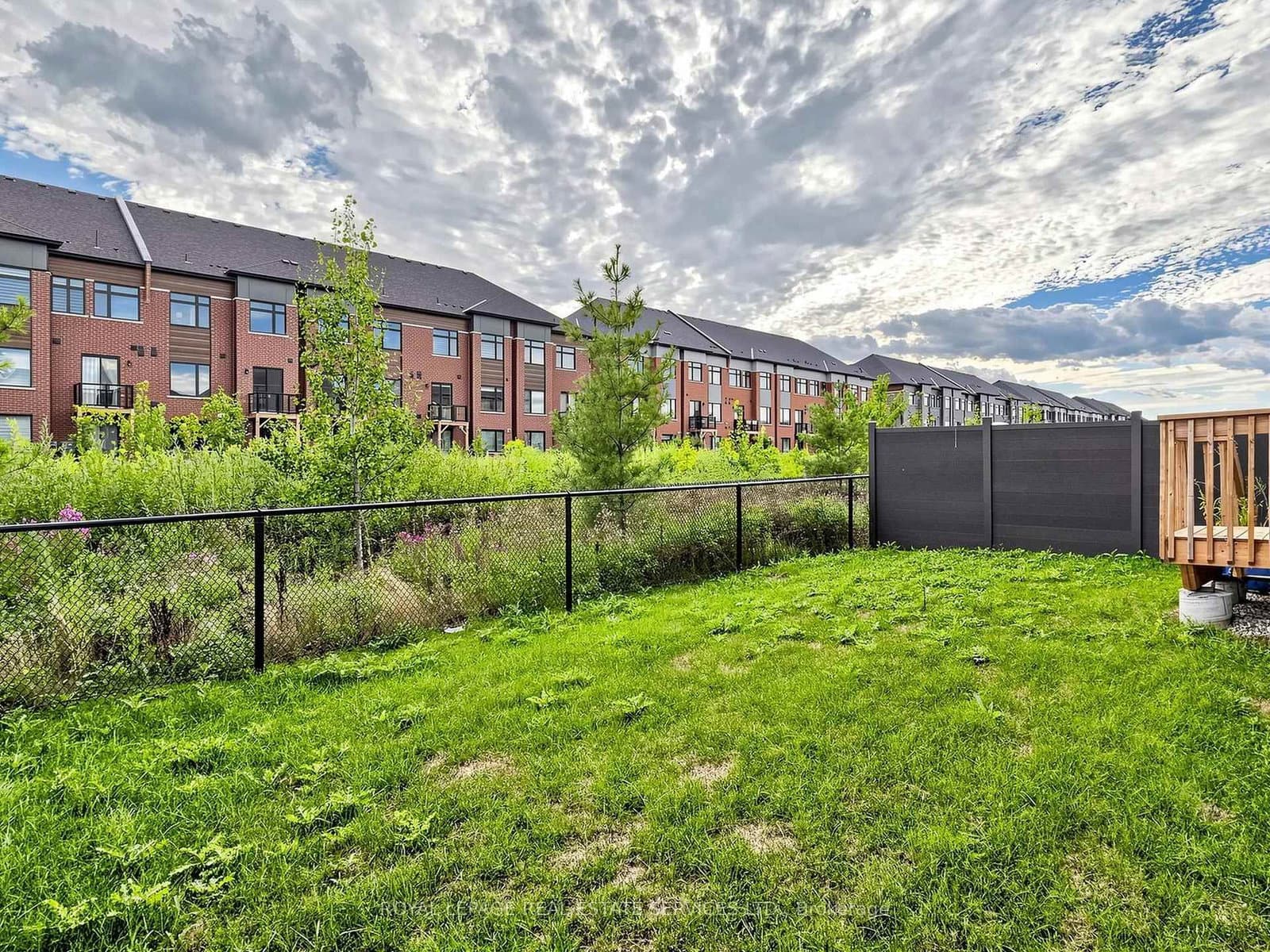 1340 Aymond Crescent thumbnail 45