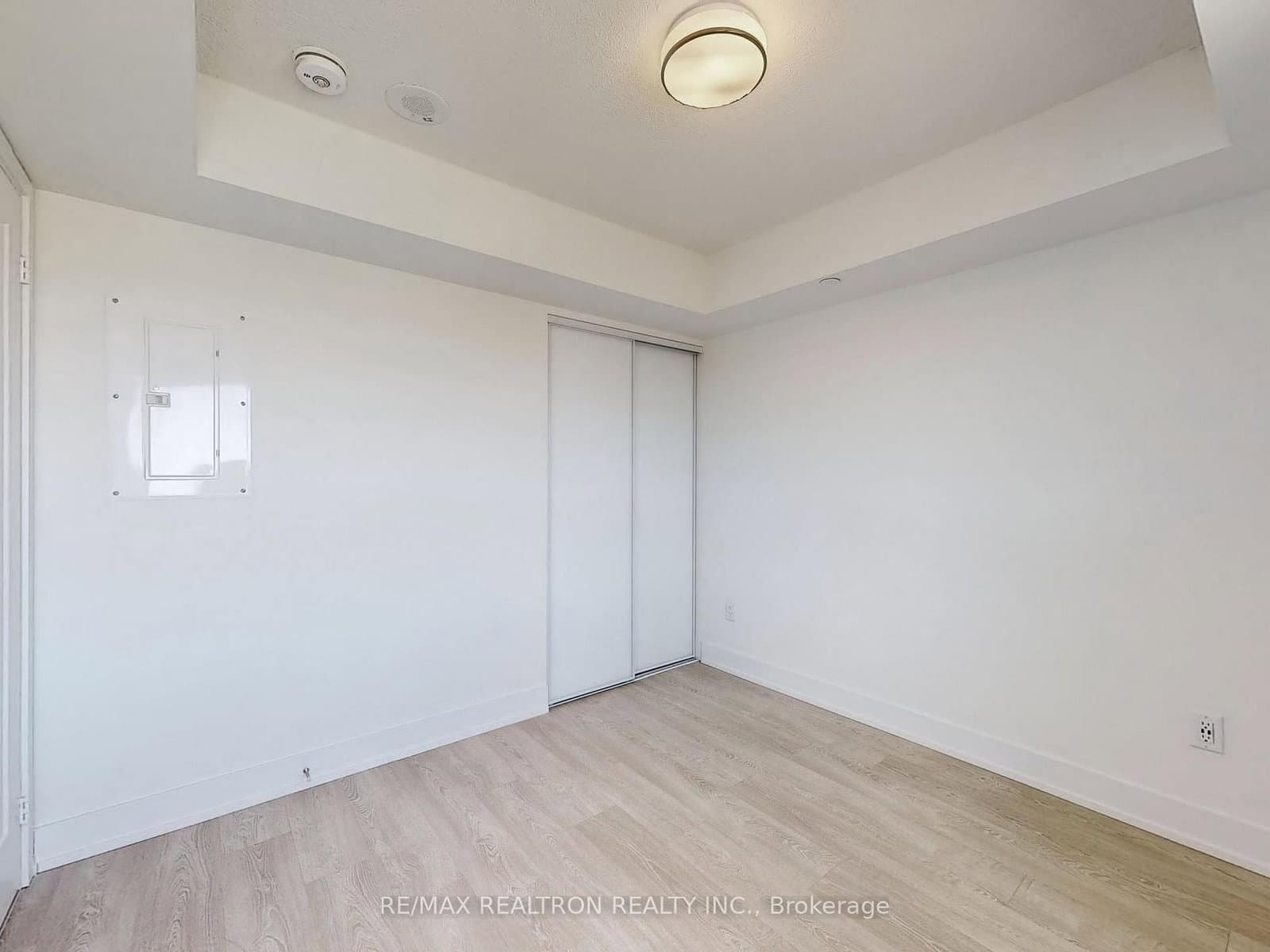 10 Eva Road, Unit 1705 thumbnail 32