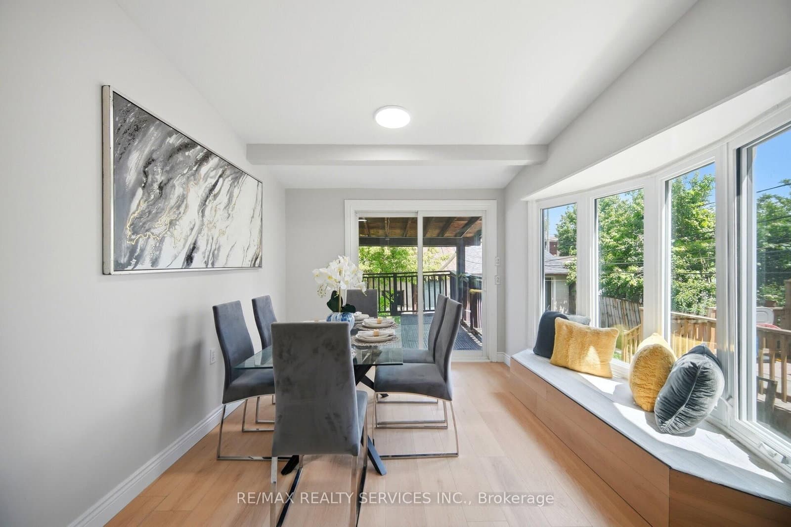 1147 Dufferin Street thumbnail 12