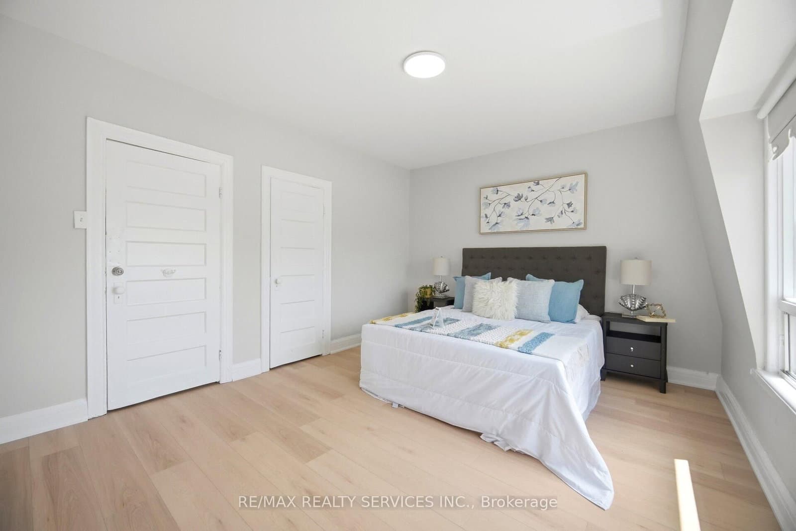 1147 Dufferin Street thumbnail 22