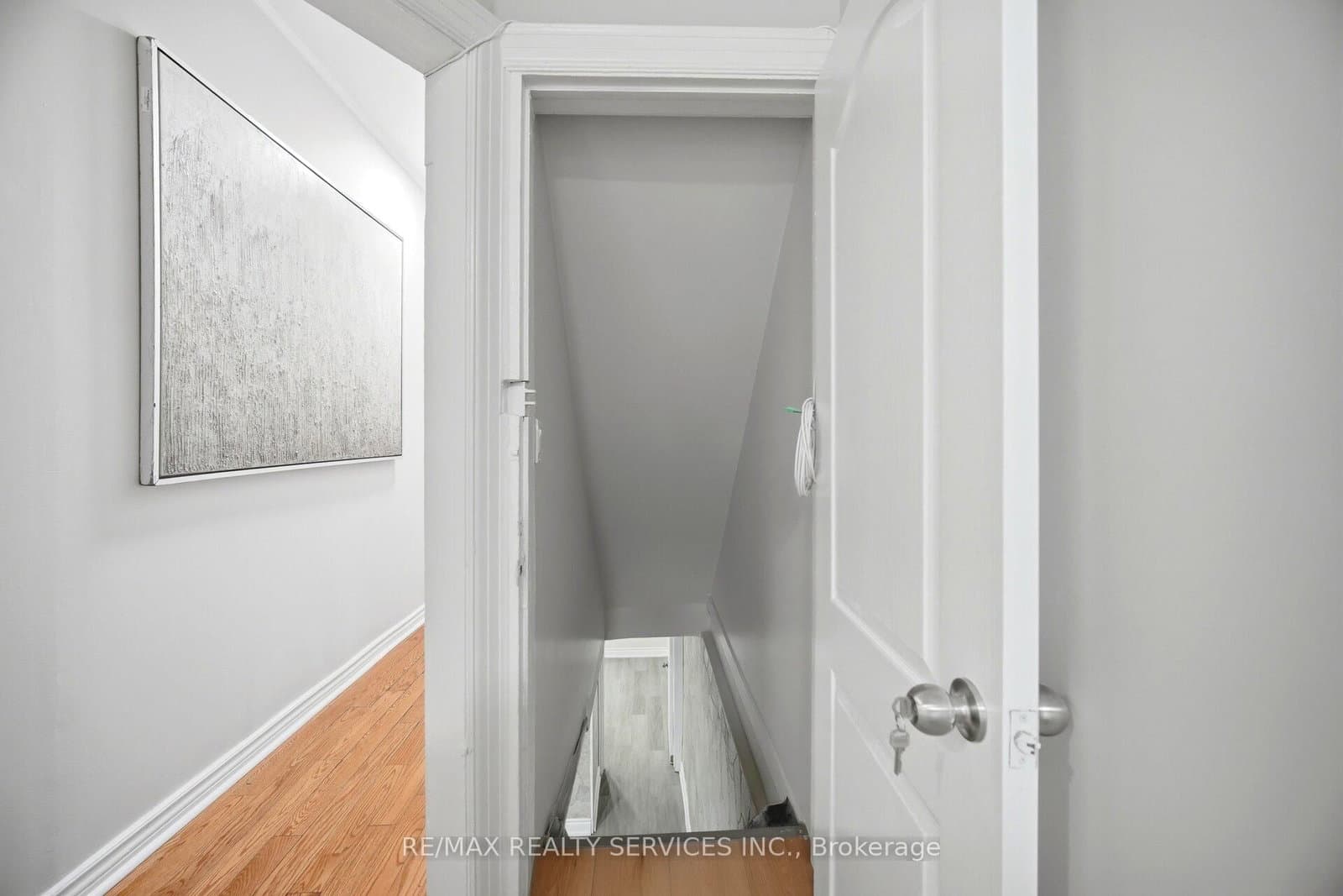 1147 Dufferin Street thumbnail 29