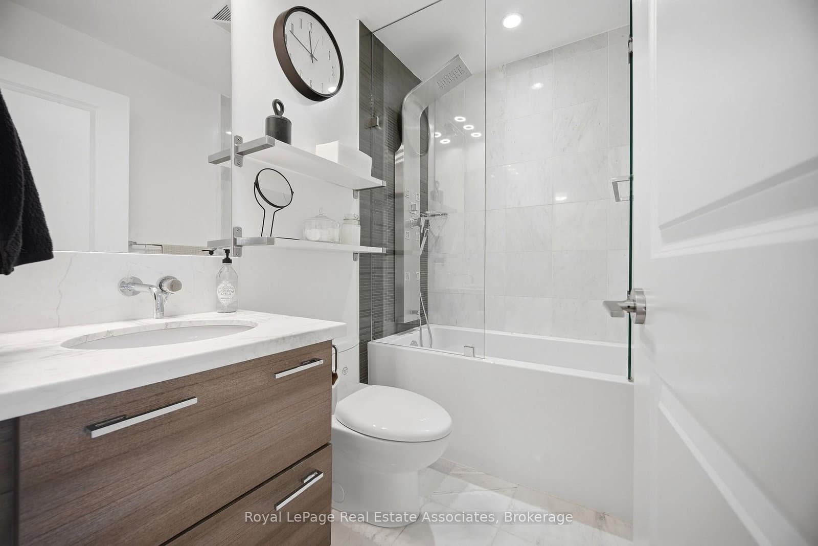 33 Shore Breeze Drive, Unit 2301 thumbnail 23