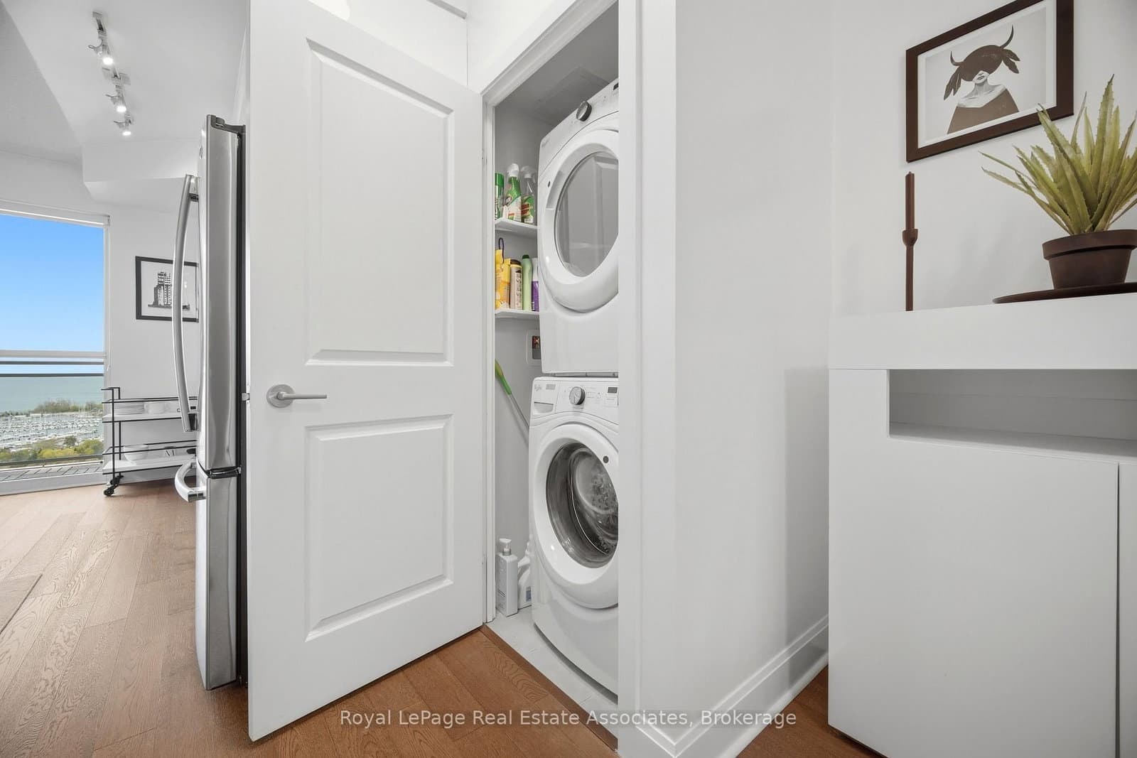 33 Shore Breeze Drive, Unit 2301 thumbnail 24
