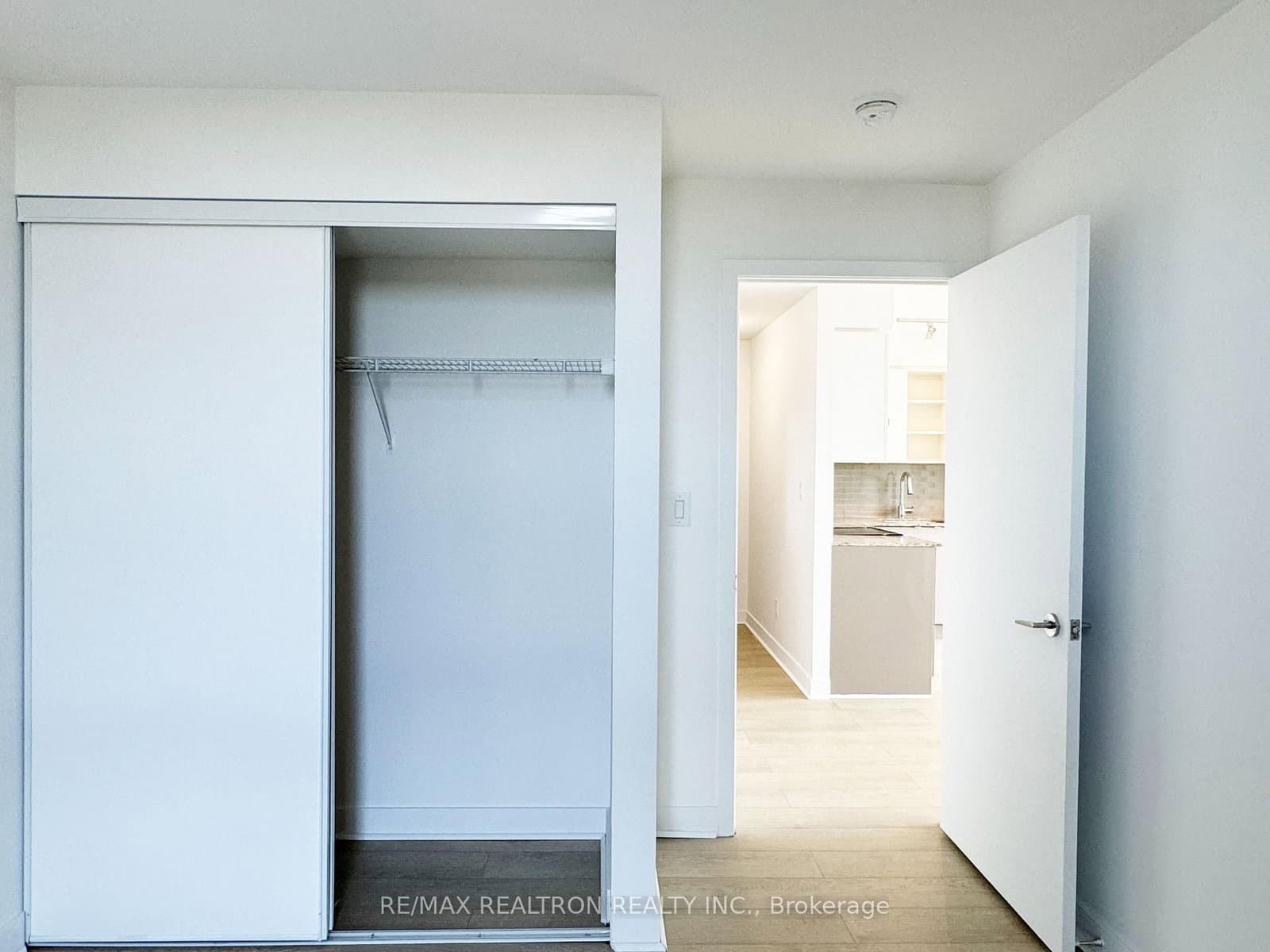 160 Flemington Road, Unit 715 thumbnail 10