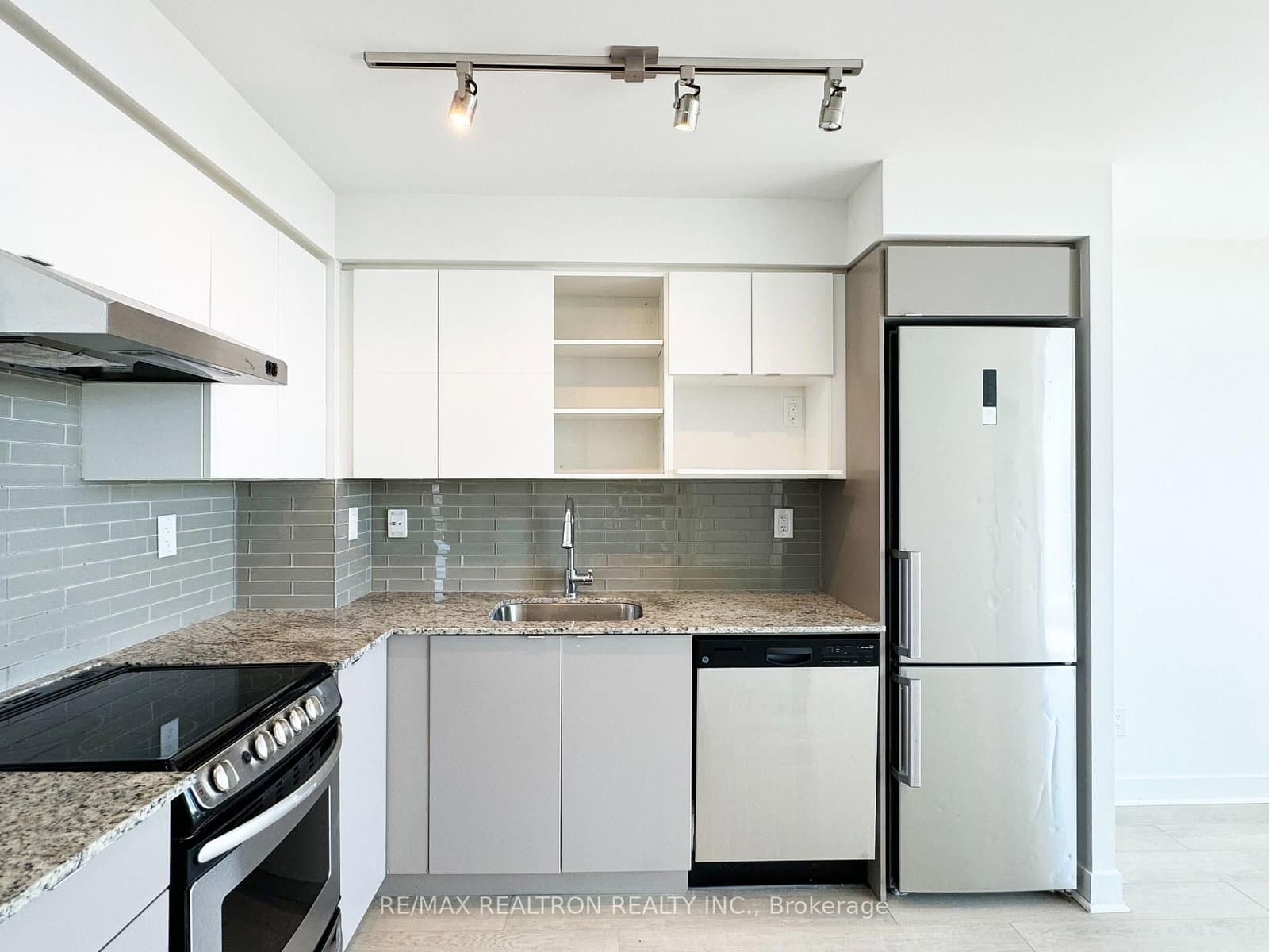 160 Flemington Road, Unit 715 thumbnail 6