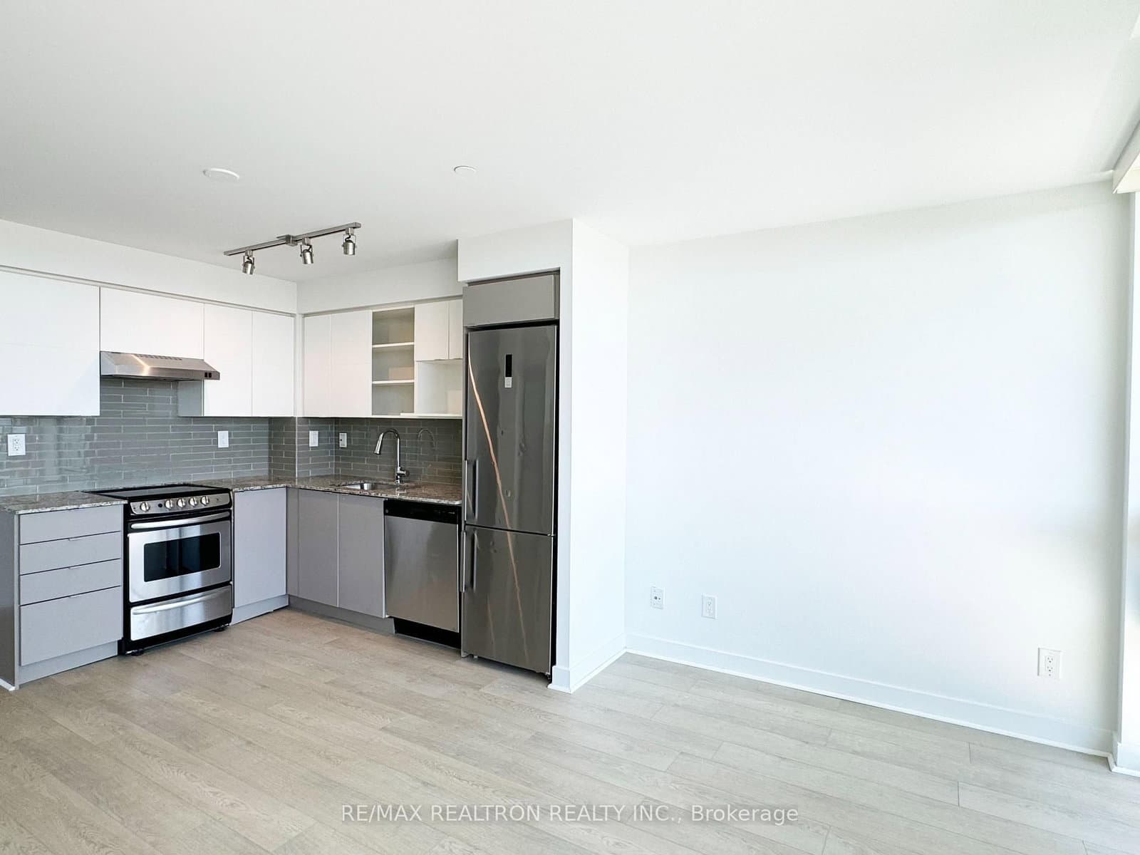 160 Flemington Road, Unit 715 thumbnail 8