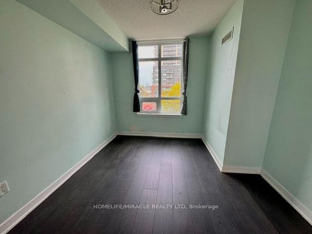 816 Lansdowne Avenue, Unit 423 thumbnail 11