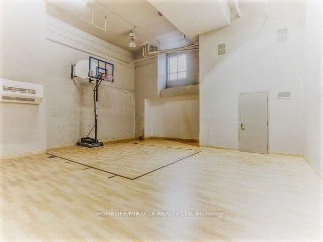 816 Lansdowne Avenue, Unit 423 thumbnail 19
