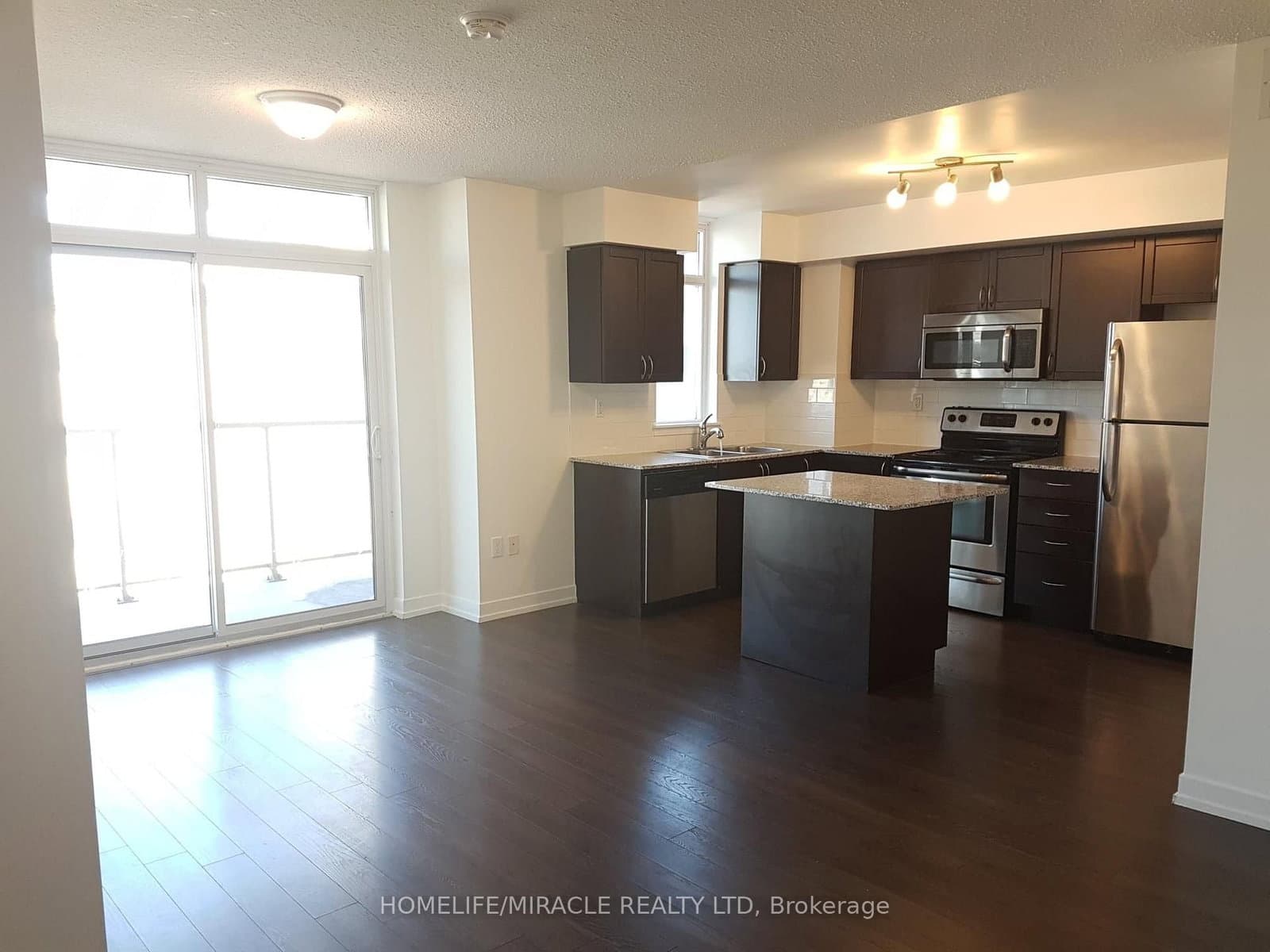 816 Lansdowne Avenue, Unit 423 thumbnail 6