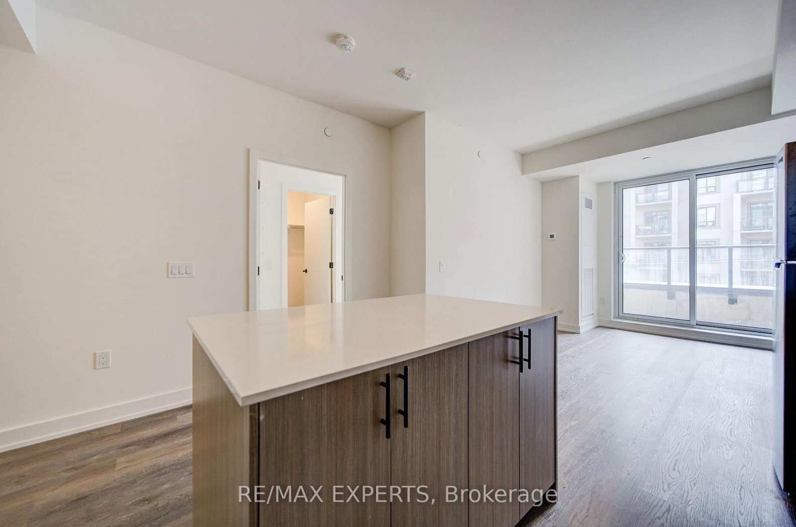 2475 Old Bronte Road, Unit 517 thumbnail 13