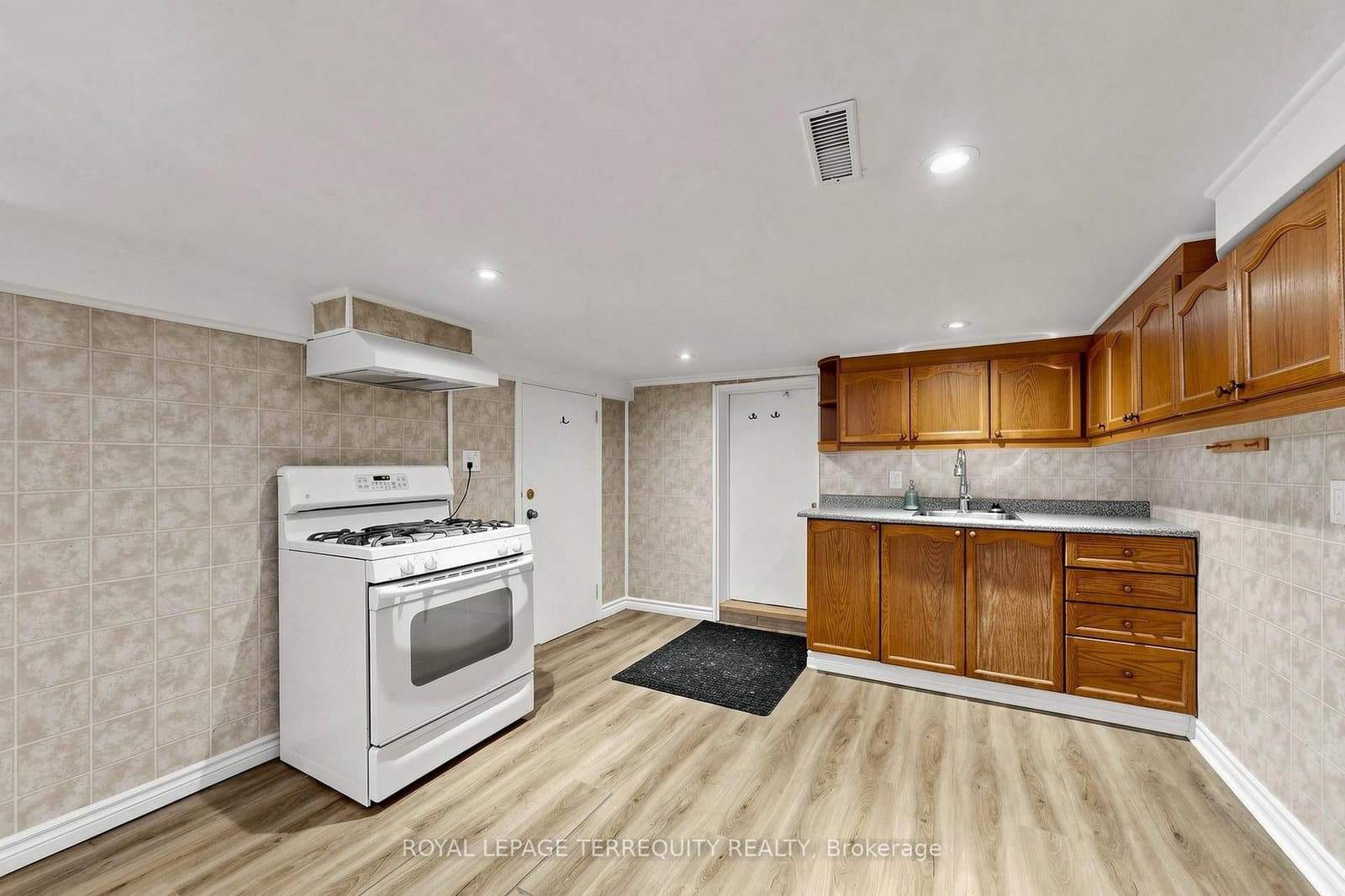 150 Osler Street thumbnail 26
