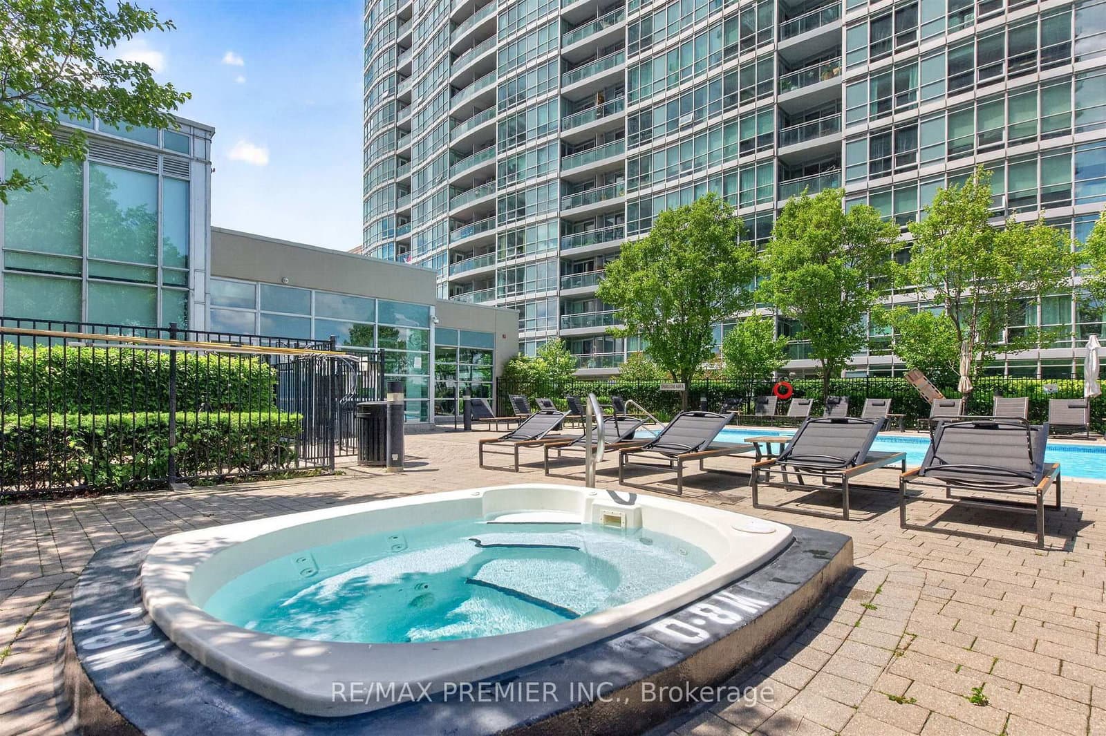 165 Legion Road N, Unit 2133 thumbnail 31