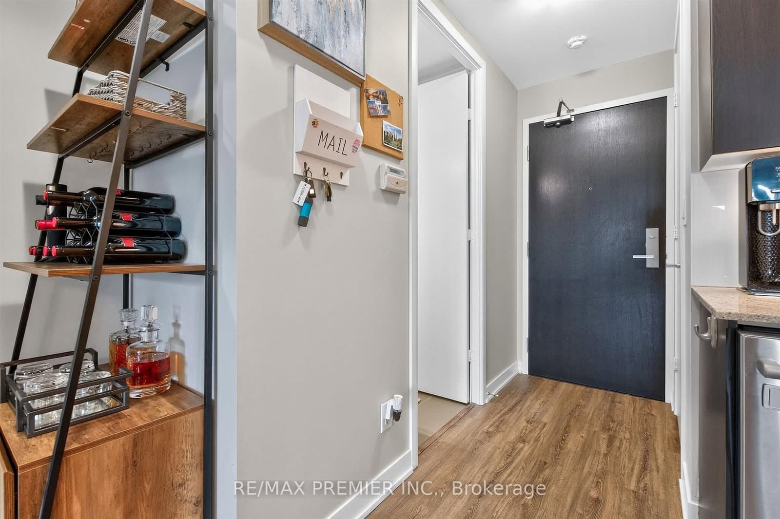 165 Legion Road N, Unit 2133 thumbnail 4