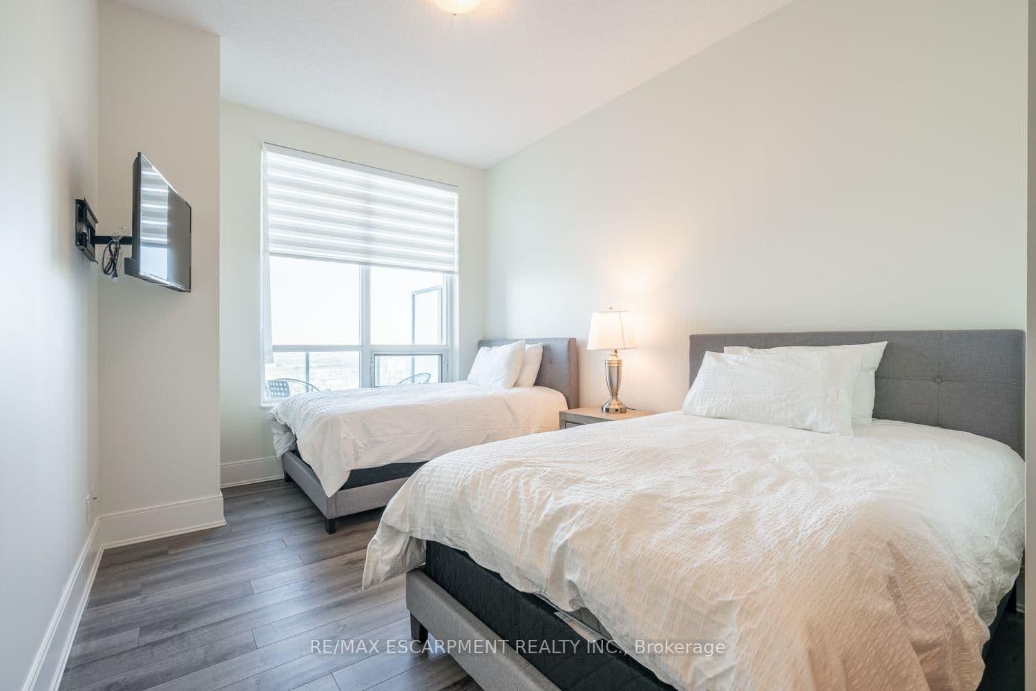330 Burnhamthorpe Road, Unit PH5 thumbnail 28