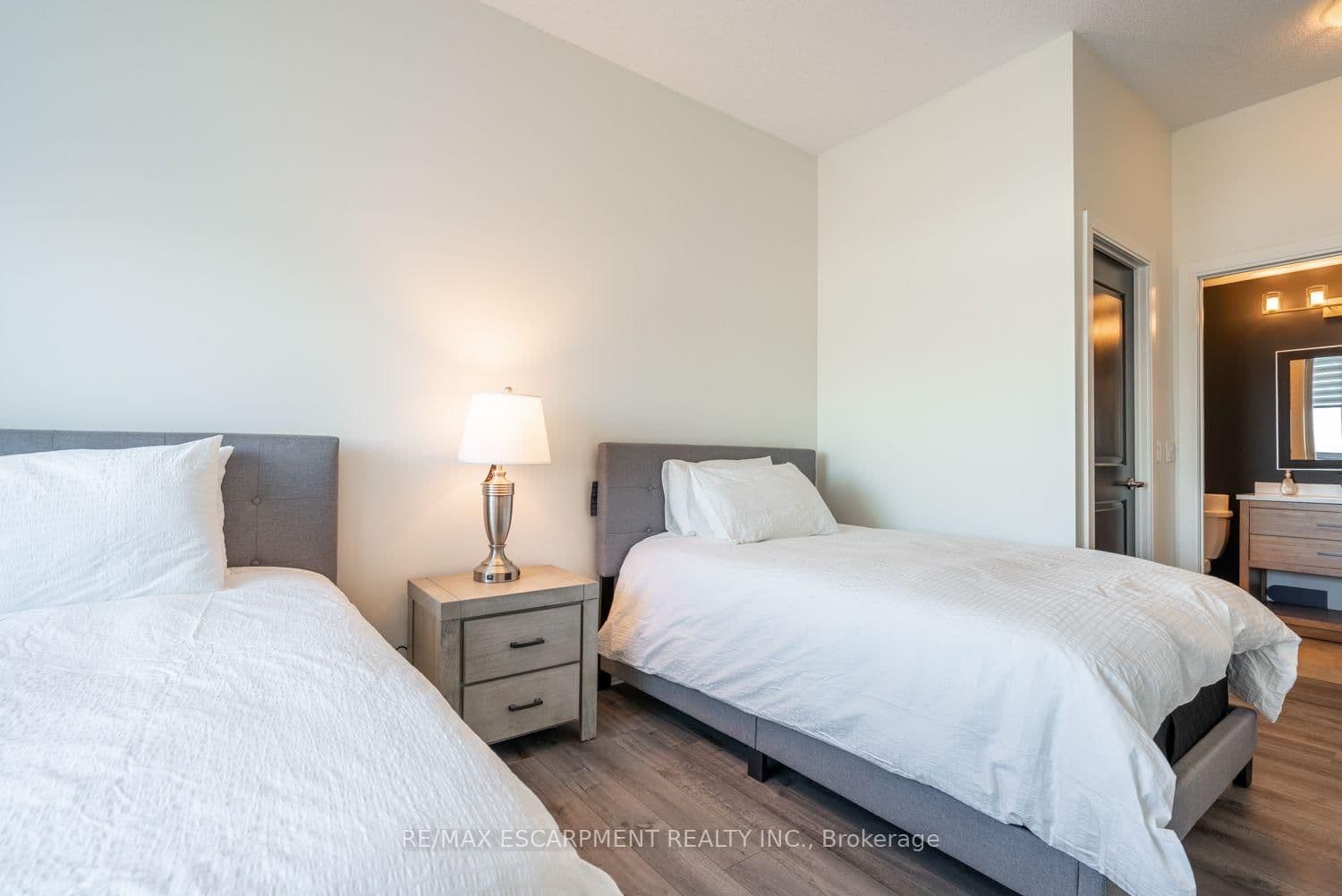 330 Burnhamthorpe Road, Unit PH5 thumbnail 29