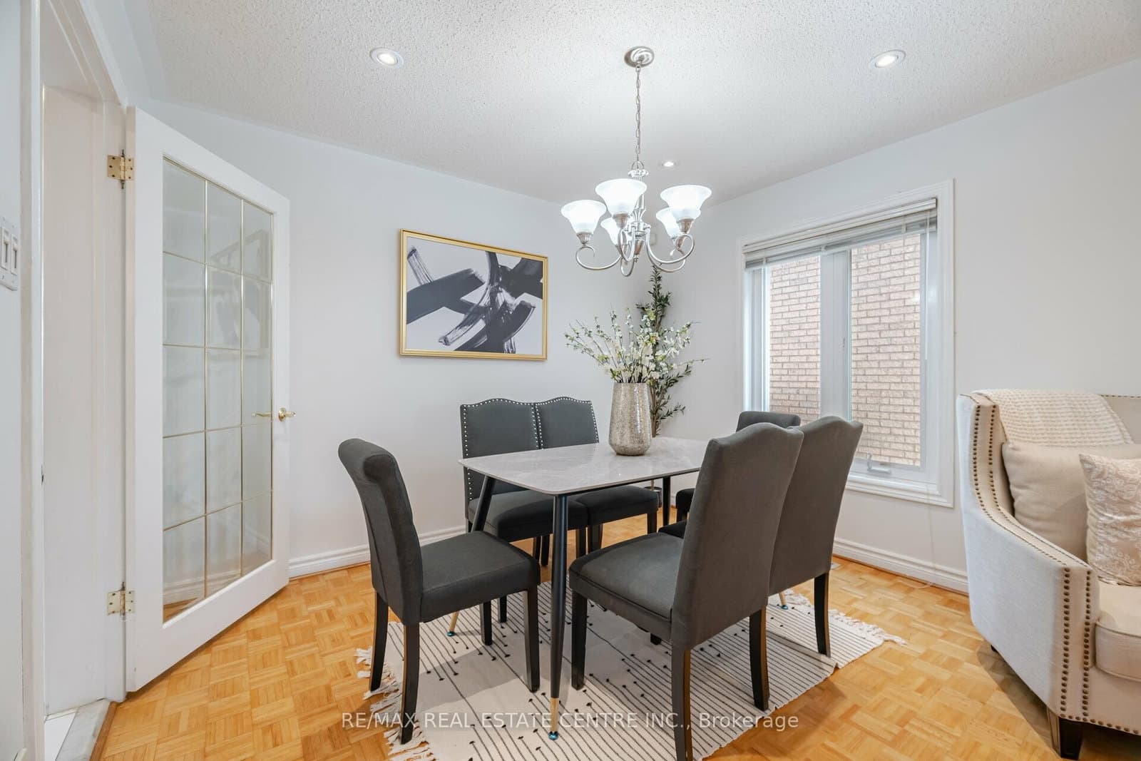 2485 Strathmore Crescent N thumbnail 11
