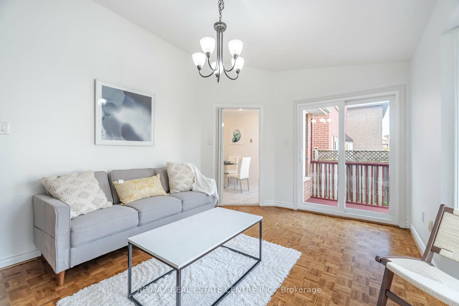 2485 Strathmore Crescent N thumbnail 20