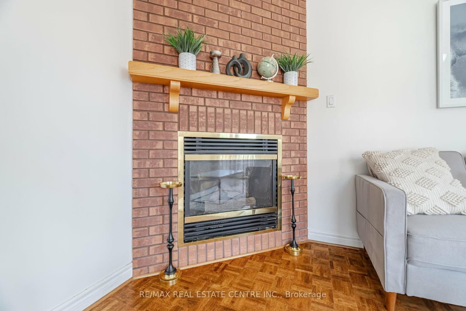 2485 Strathmore Crescent N thumbnail 22