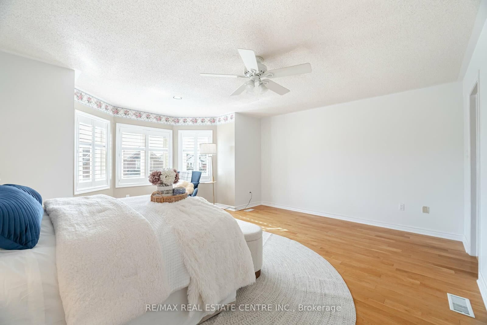 2485 Strathmore Crescent N thumbnail 29