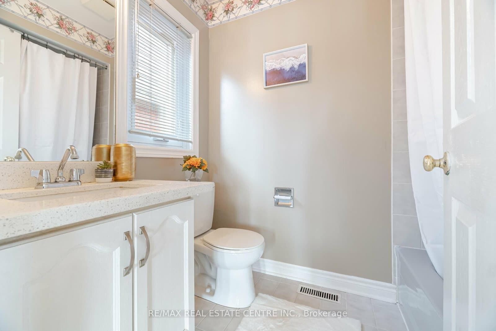 2485 Strathmore Crescent N thumbnail 30