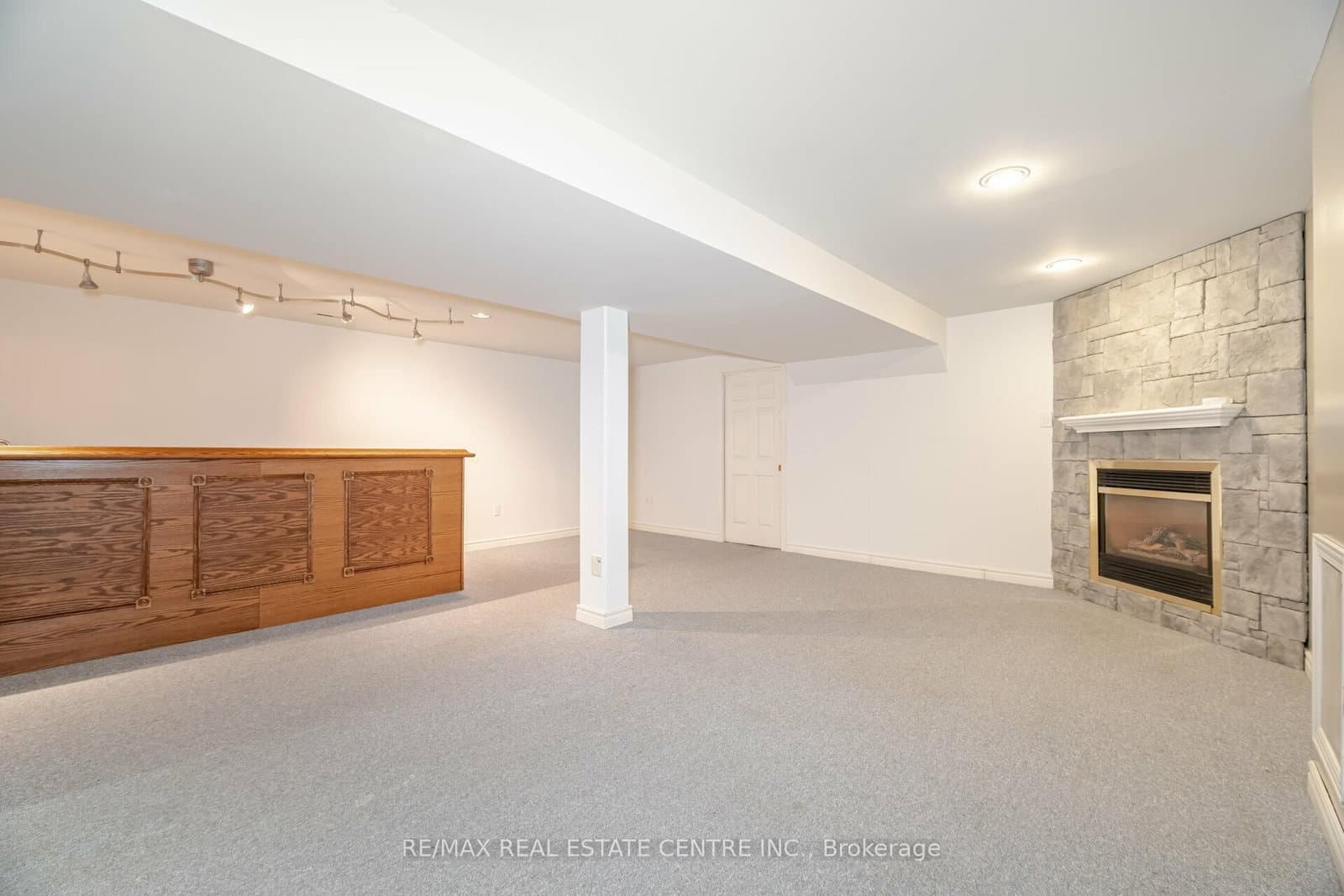 2485 Strathmore Crescent N thumbnail 40