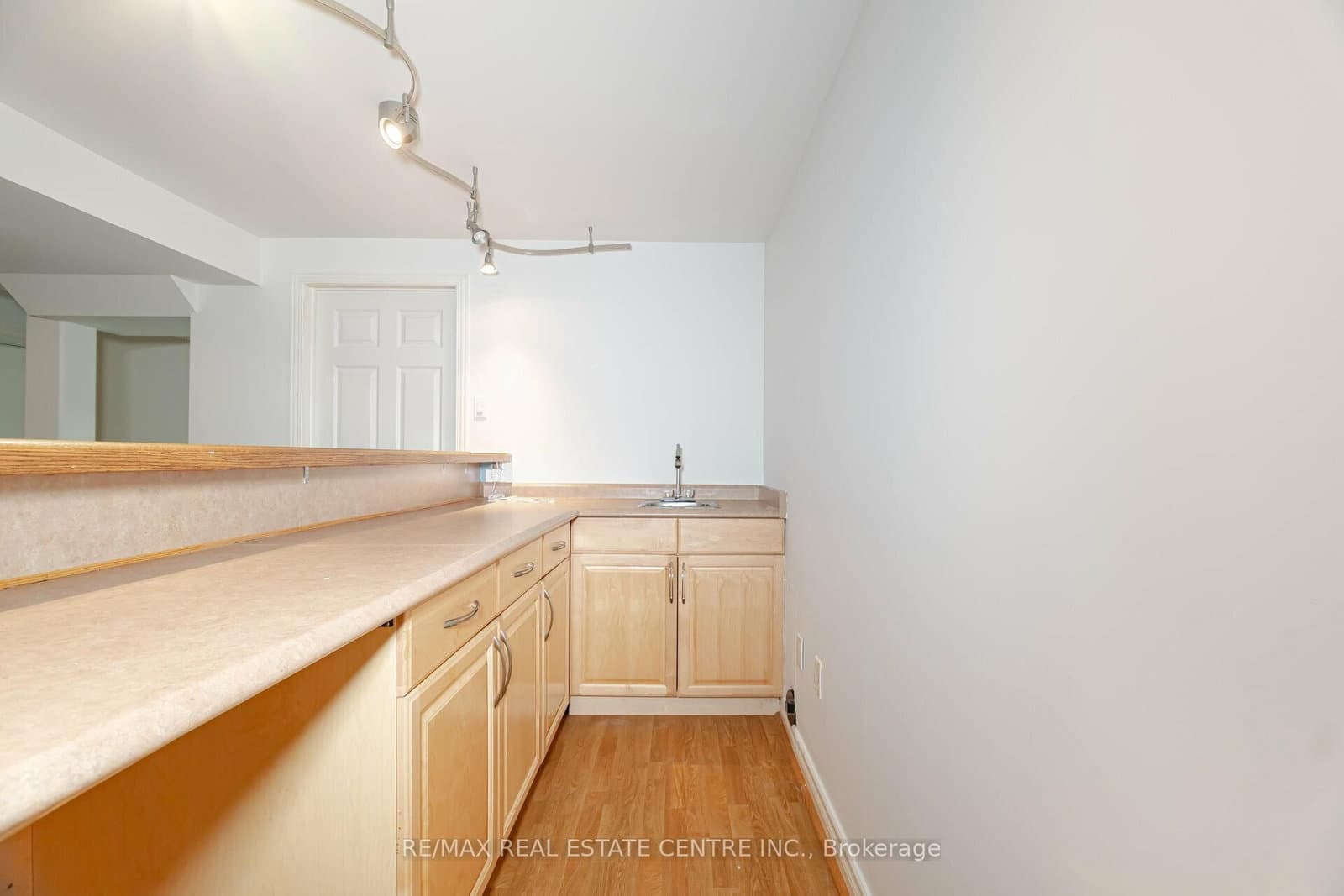 2485 Strathmore Crescent N thumbnail 42
