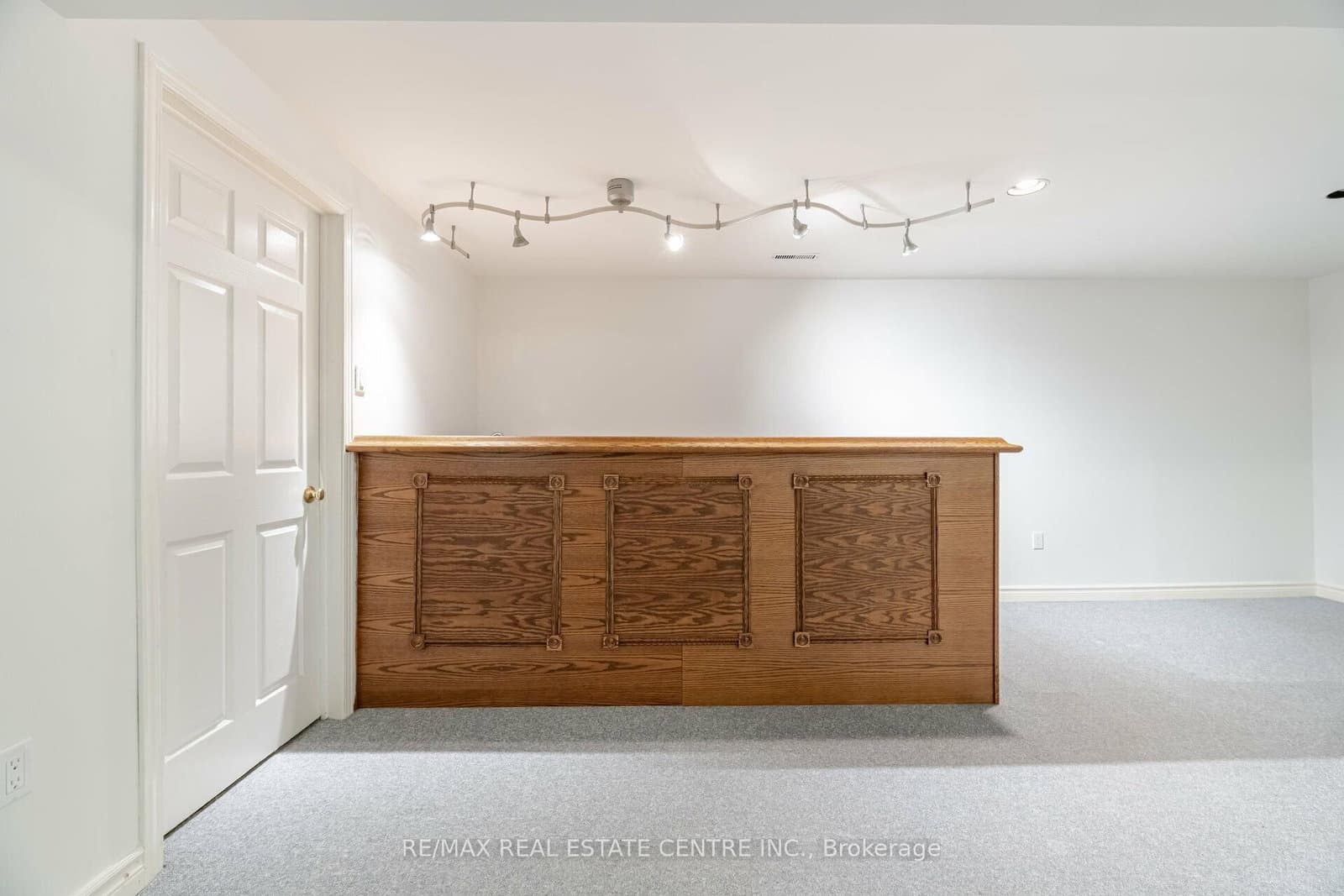 2485 Strathmore Crescent N thumbnail 43