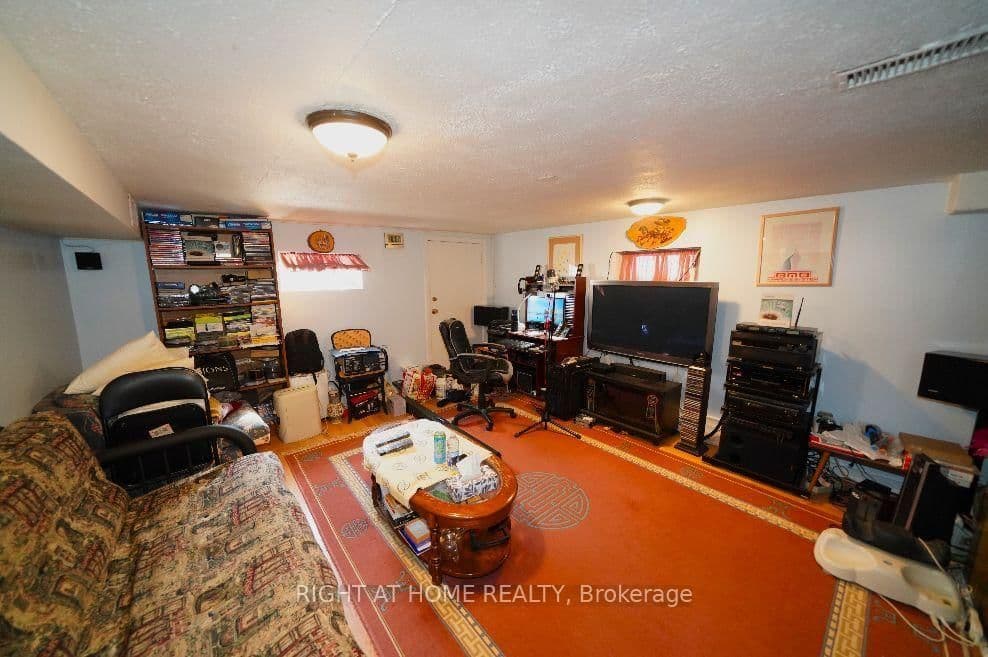65 Salem Avenue thumbnail 15