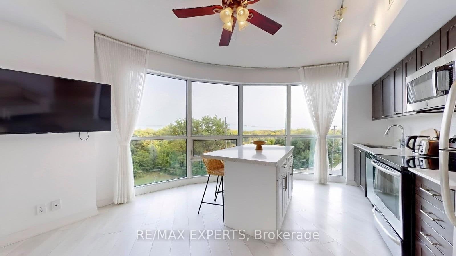 2212 Lakeshore Boulevard W, Unit 615 thumbnail 13
