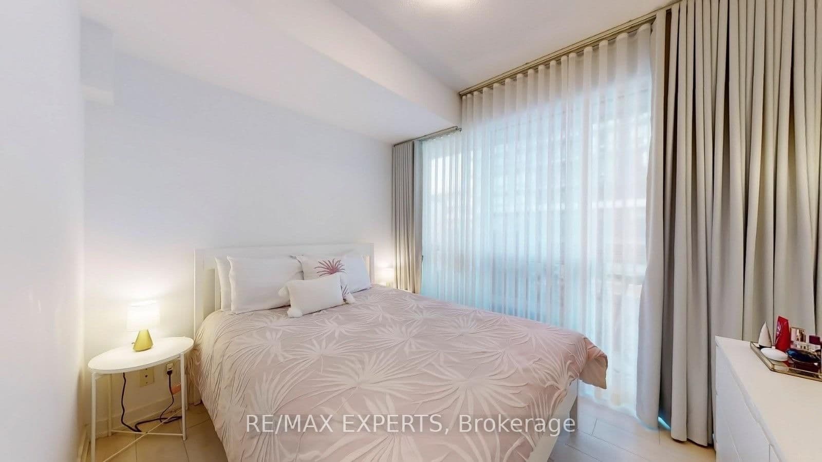 2212 Lakeshore Boulevard W, Unit 615 thumbnail 23