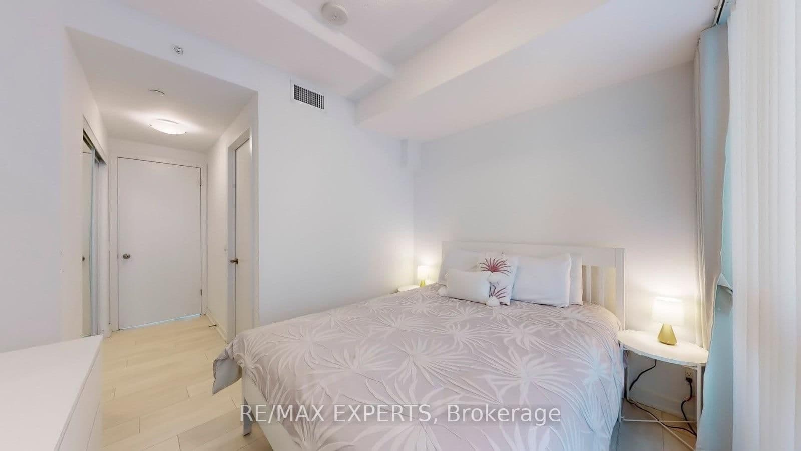 2212 Lakeshore Boulevard W, Unit 615 thumbnail 26