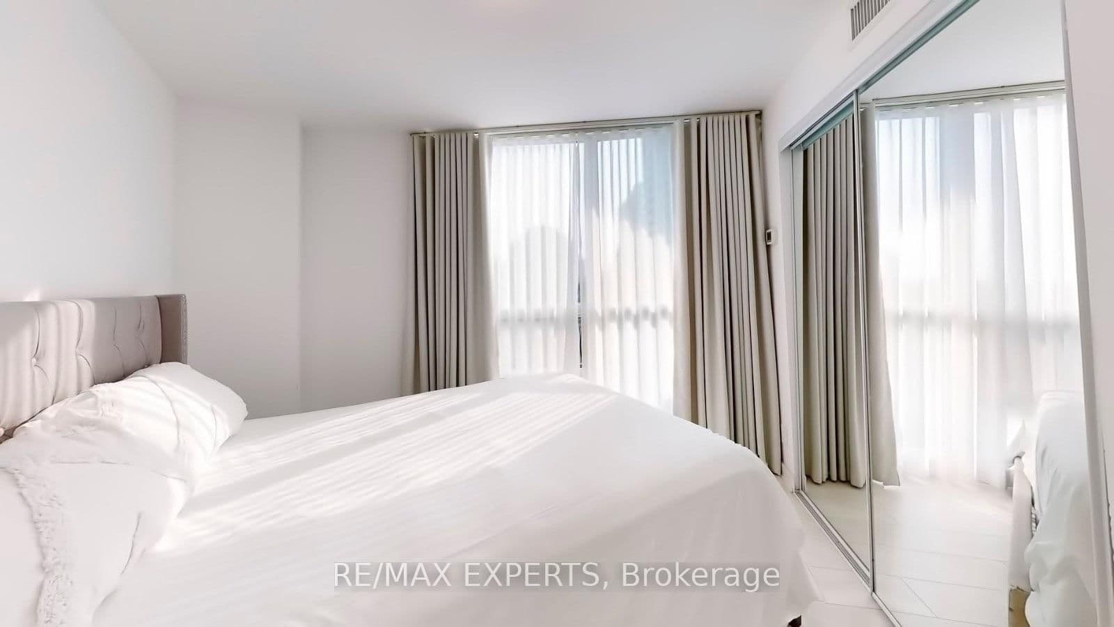 2212 Lakeshore Boulevard W, Unit 615 thumbnail 28