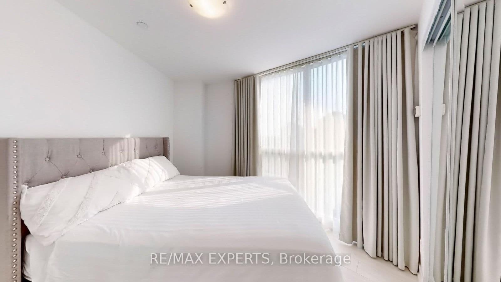 2212 Lakeshore Boulevard W, Unit 615 thumbnail 29