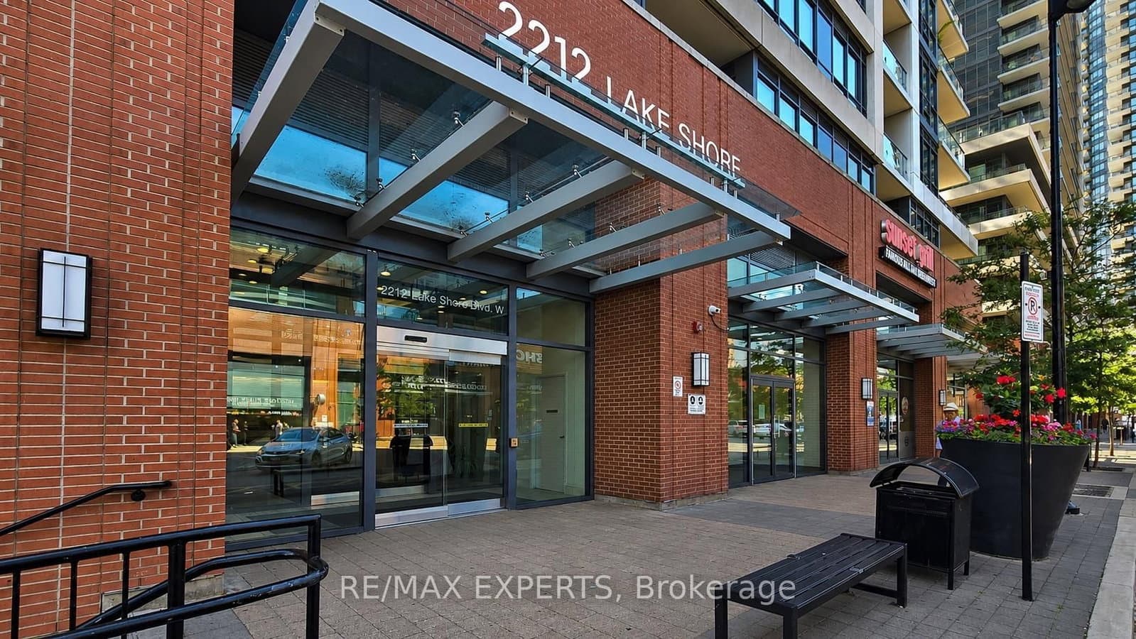 2212 Lakeshore Boulevard W, Unit 615 thumbnail 3