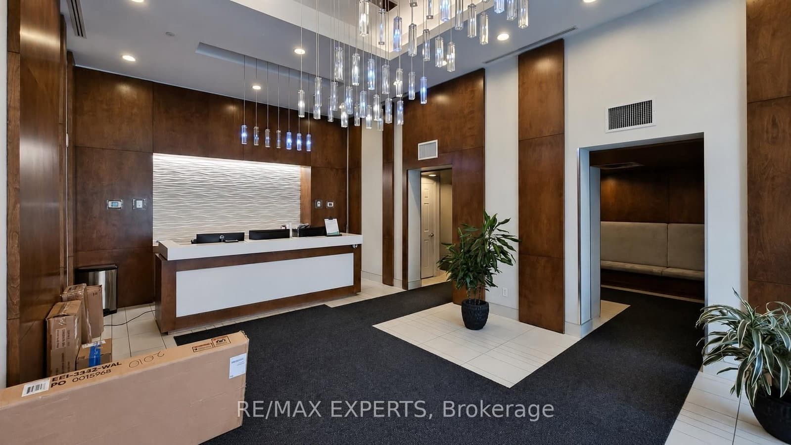 2212 Lakeshore Boulevard W, Unit 615 thumbnail 4