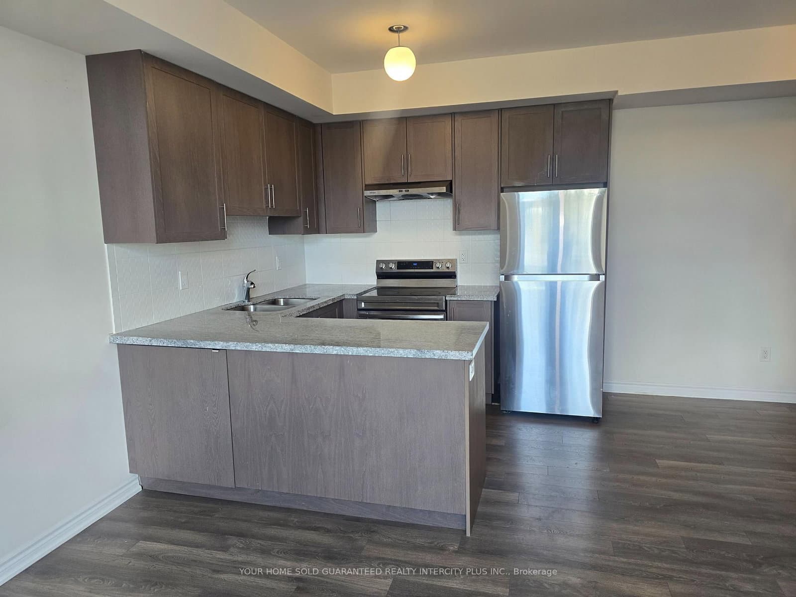 60 Halliford Place, Unit 702 thumbnail 3