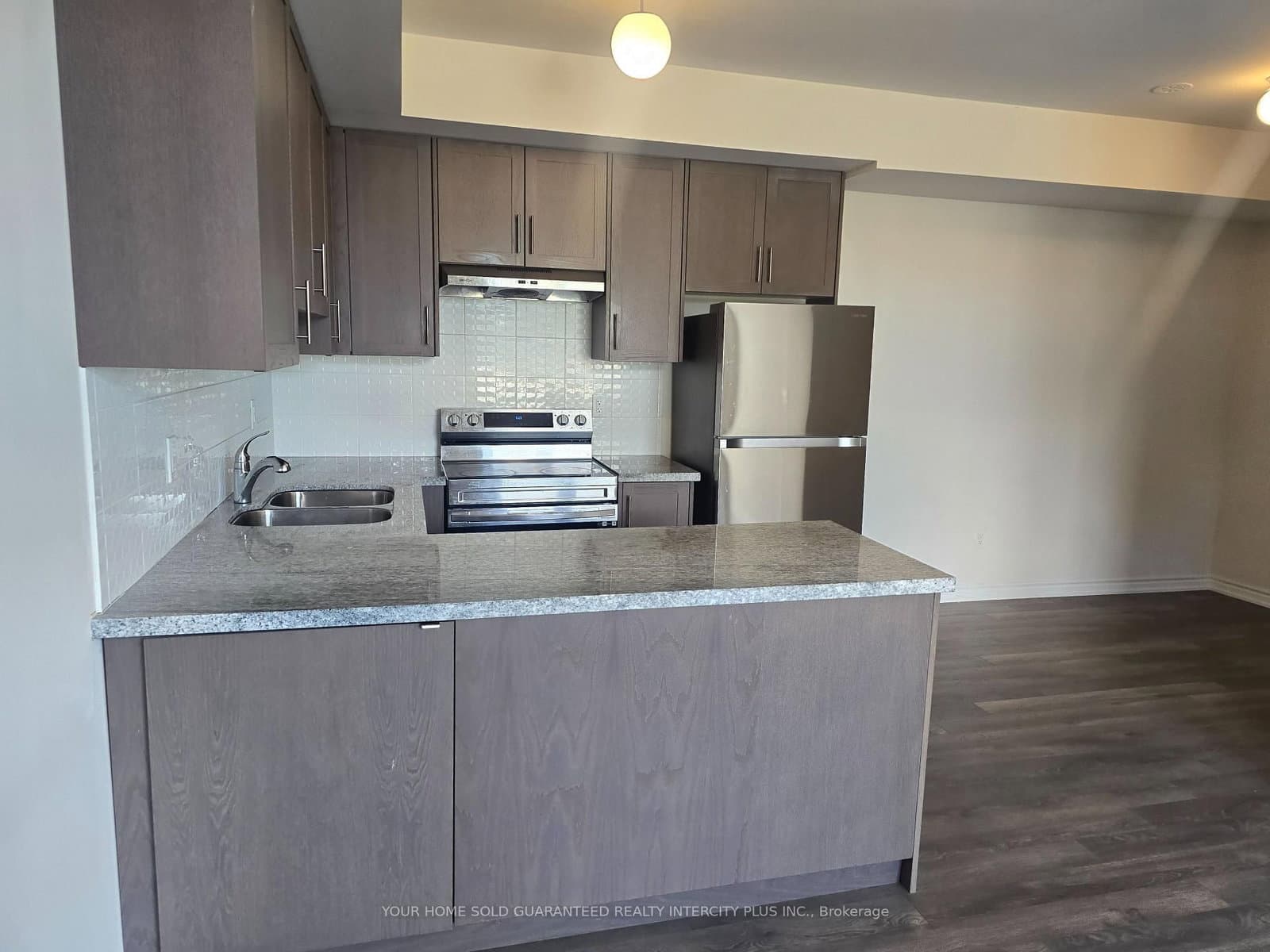 60 Halliford Place, Unit 702 thumbnail 4