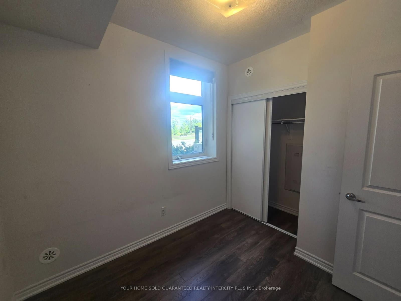60 Halliford Place, Unit 702 thumbnail 8