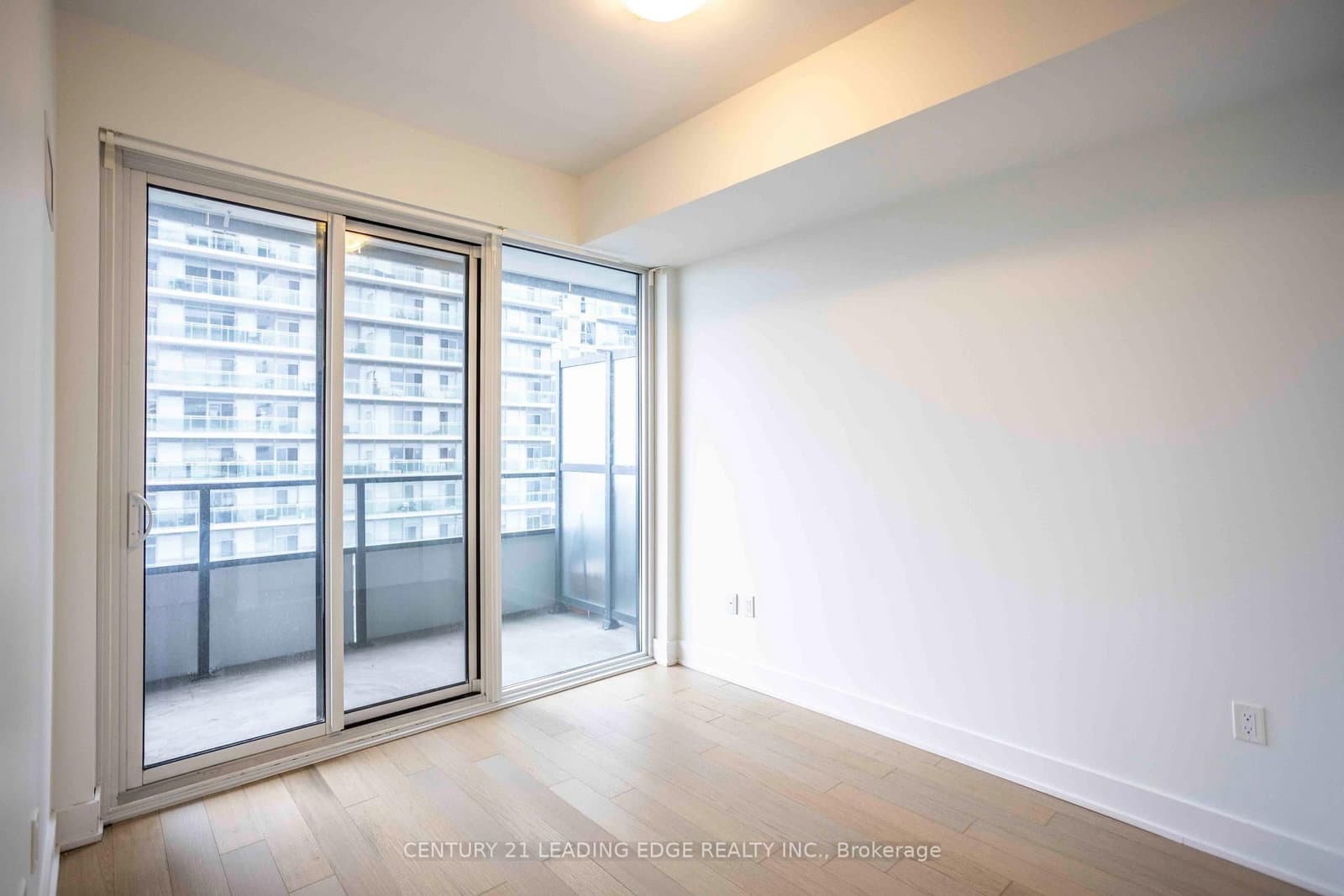 30 Shore Breeze Drive, Unit 2614 thumbnail 10