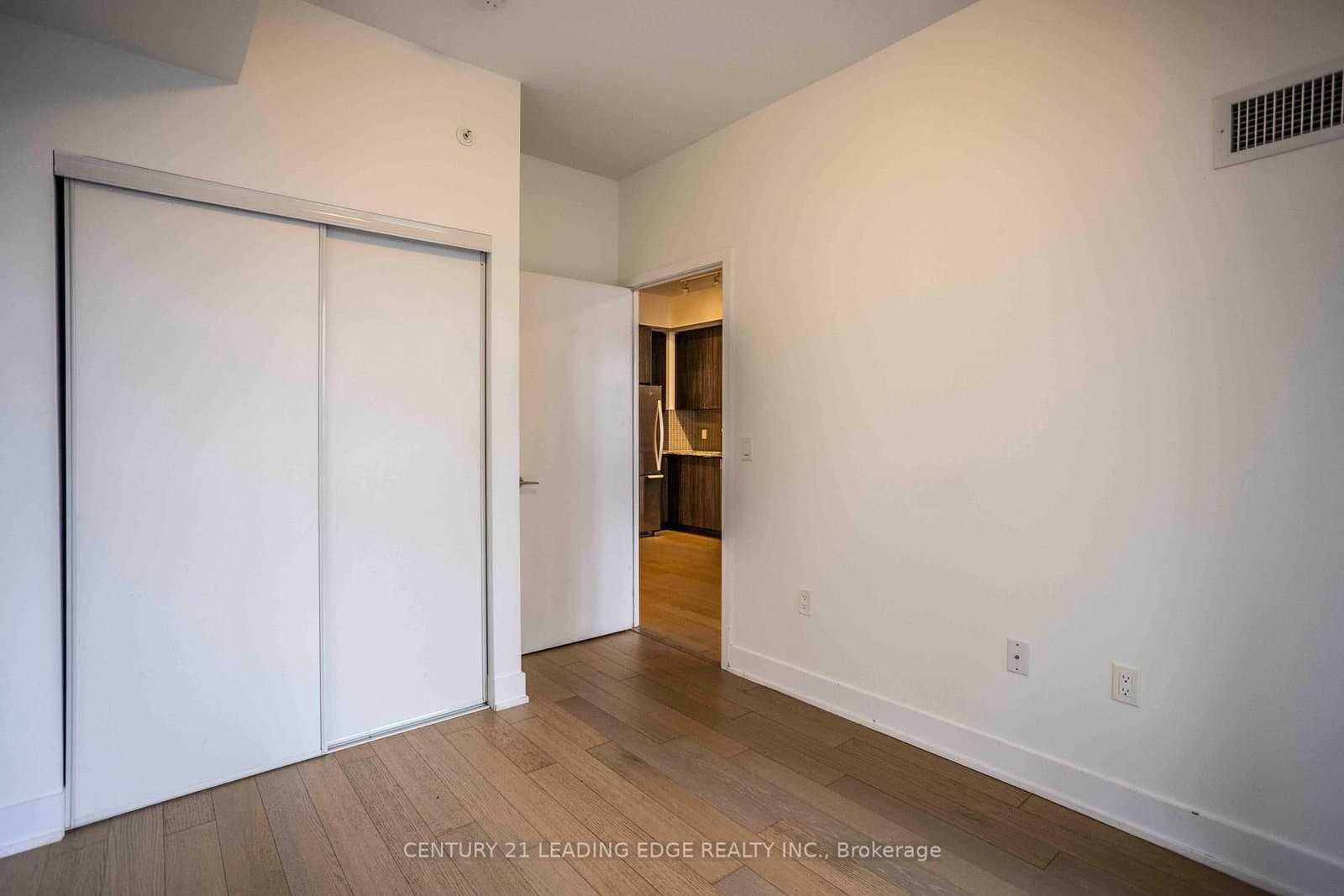 30 Shore Breeze Drive, Unit 2614 thumbnail 11