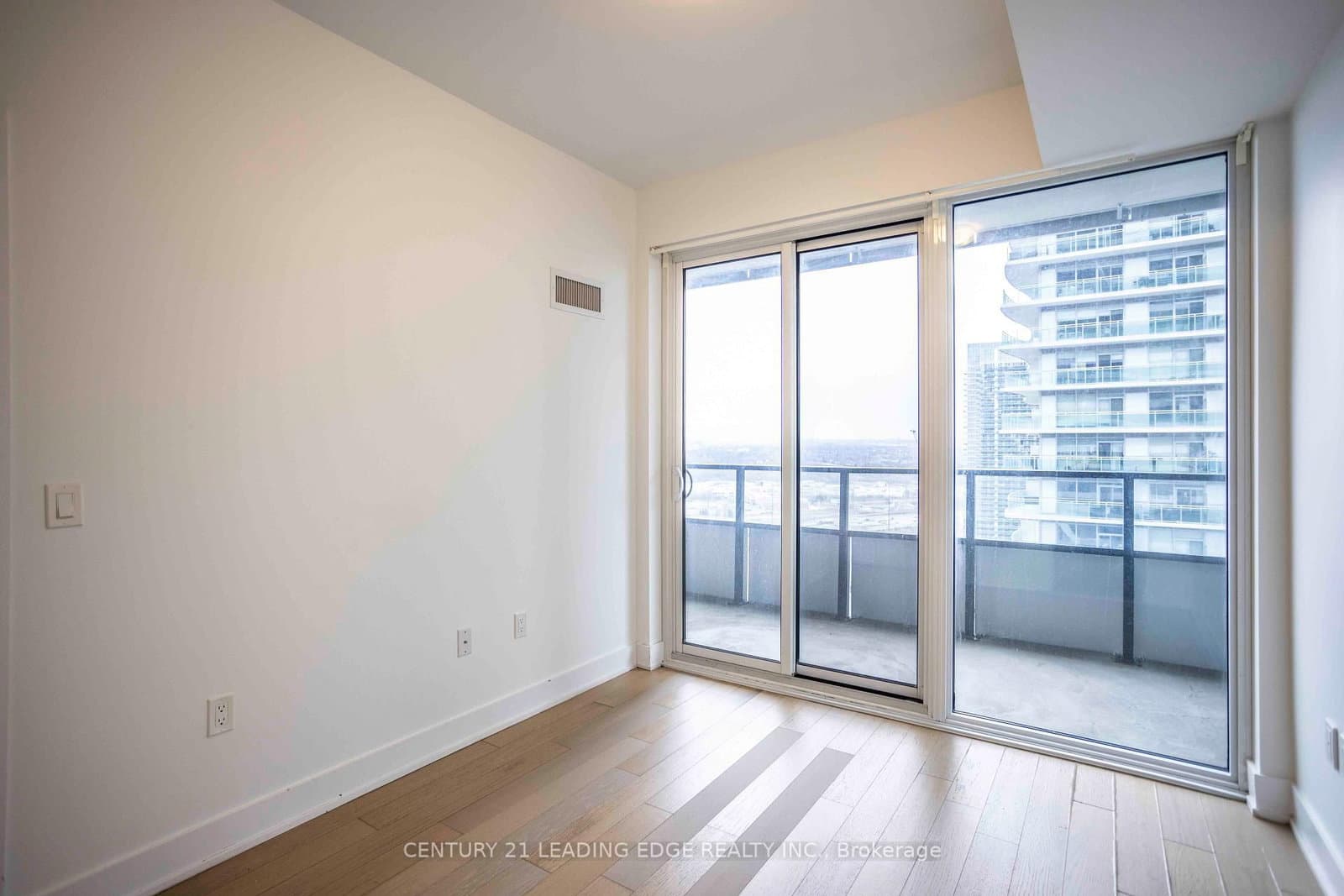30 Shore Breeze Drive, Unit 2614 thumbnail 8